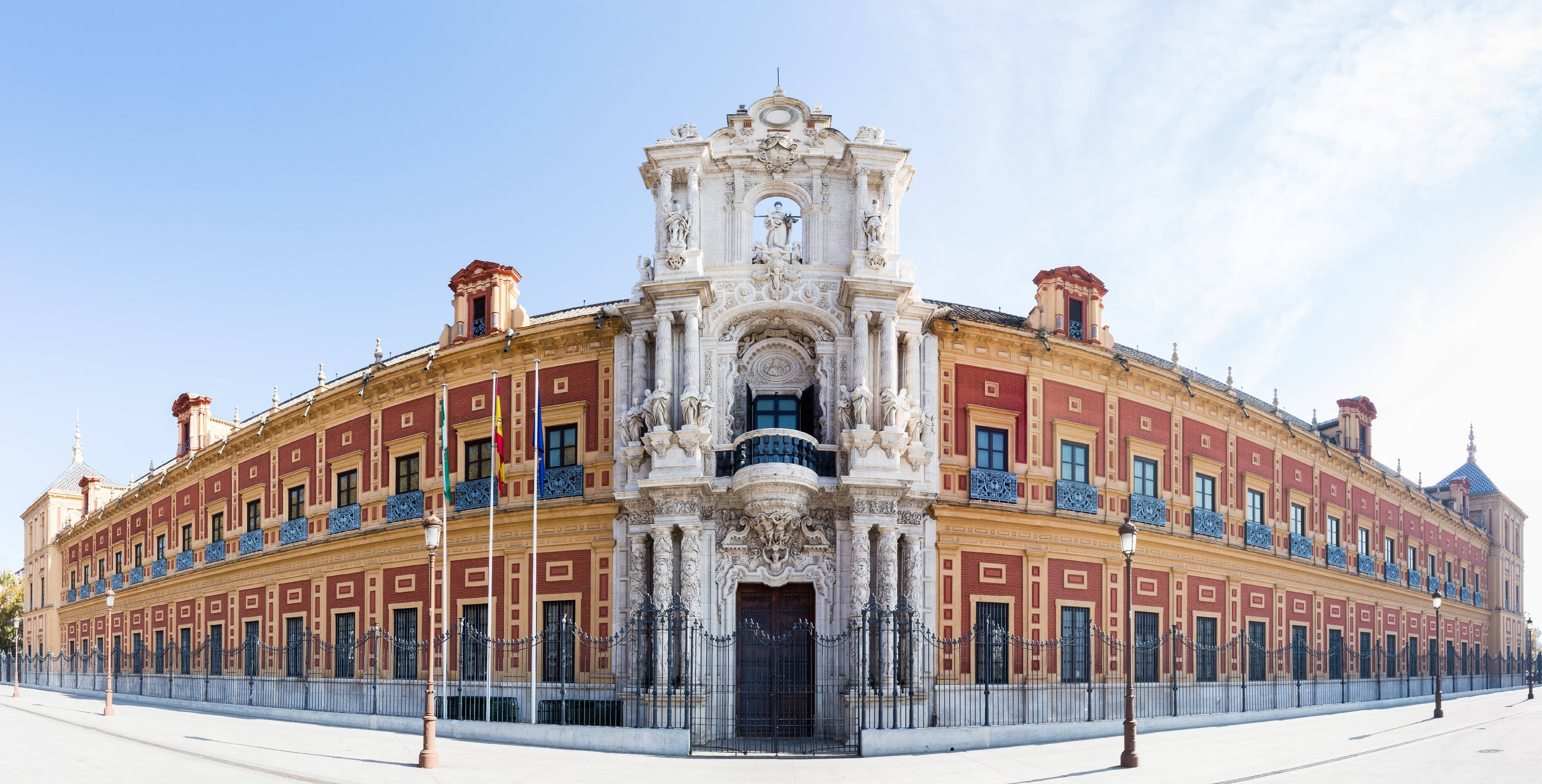 Seville, city building, red and white facade, 4K Desktop Wallpaper