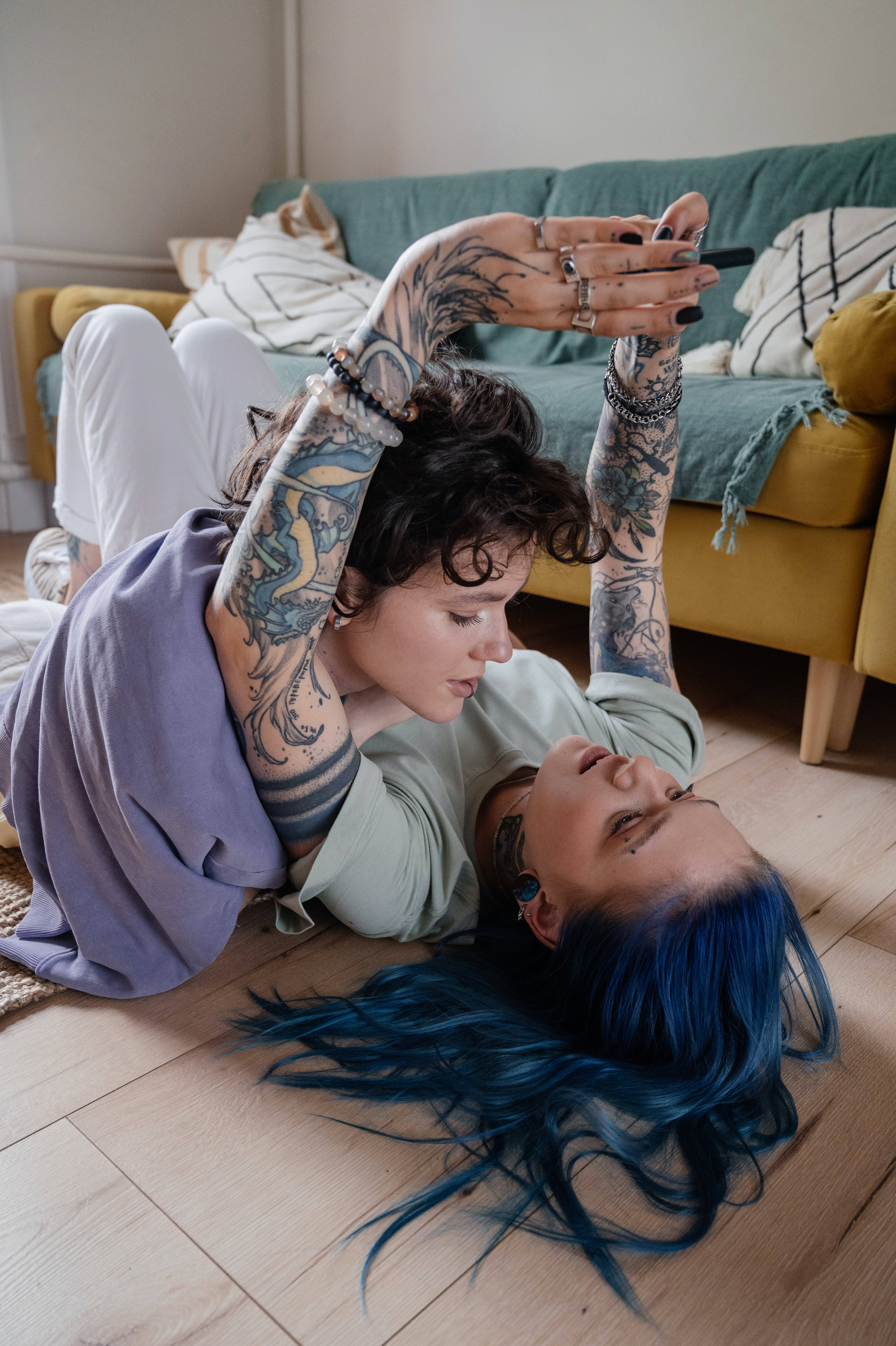 blue hair, tattooed women, wooden floor, 5K Phone Wallpaper