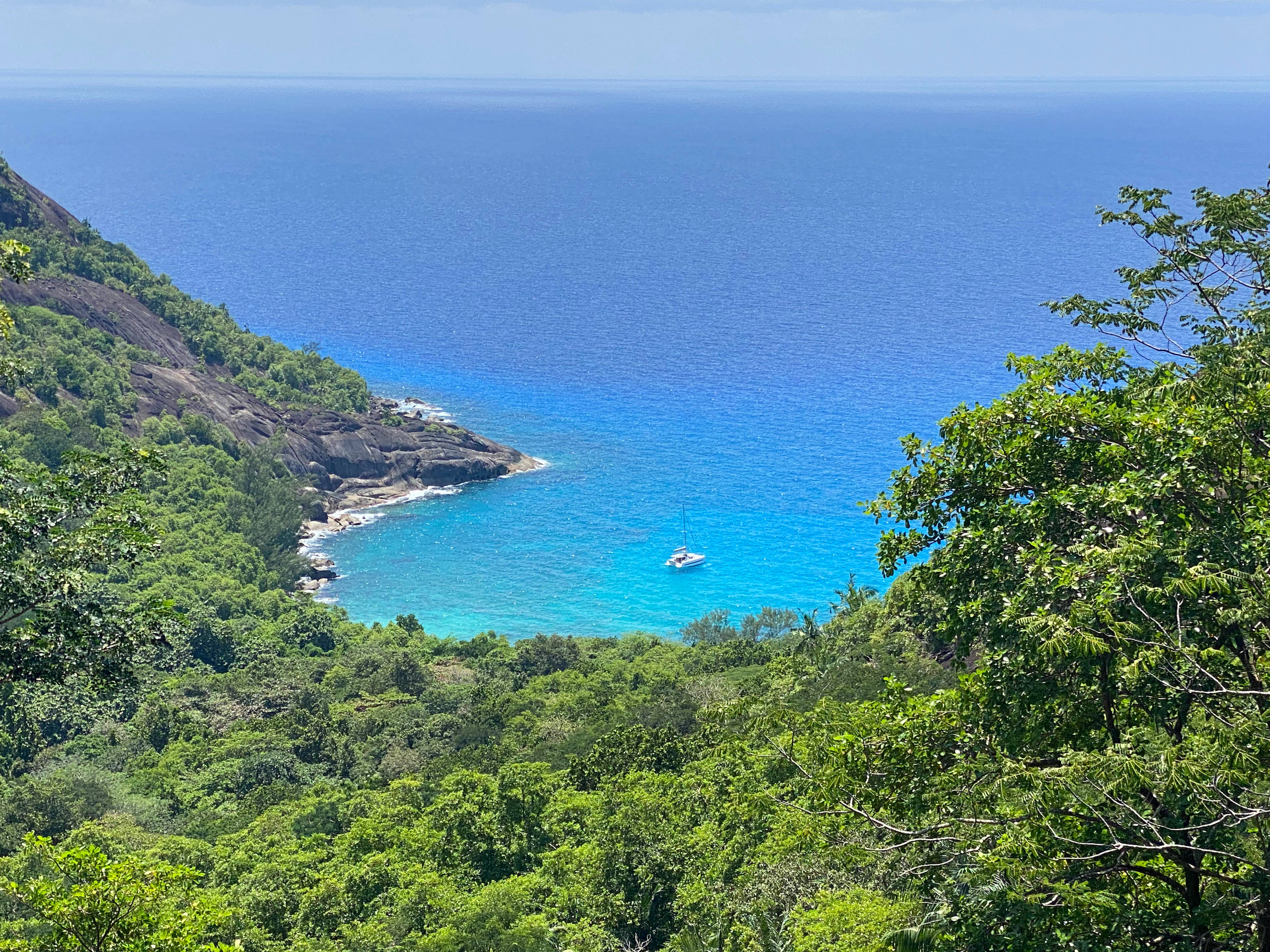 Seychelles, turquoise waters, lush green forests, 4K Desktop Wallpaper
