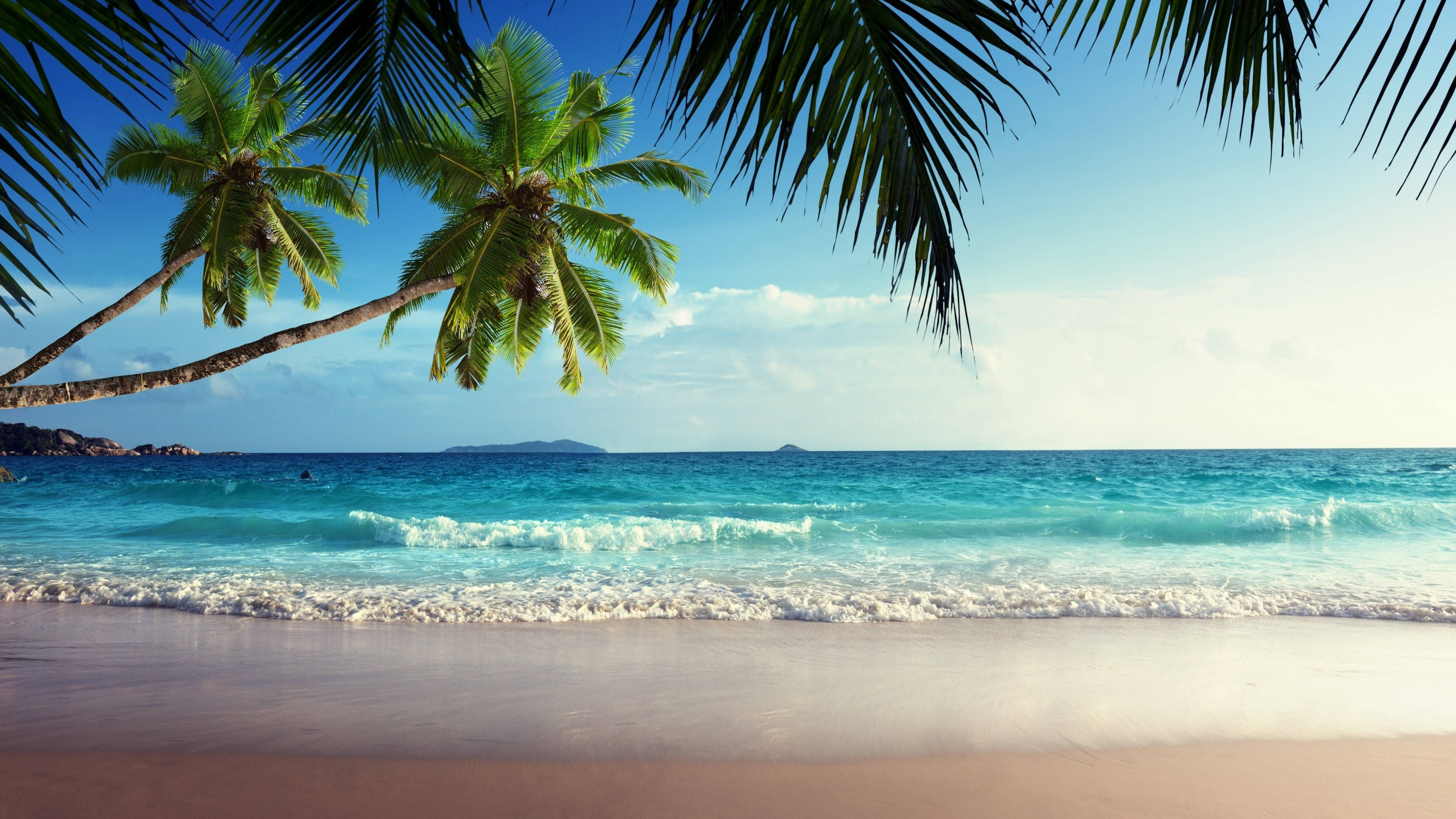 Seychelles, turquoise waves, pink sand, 4K Desktop Wallpaper