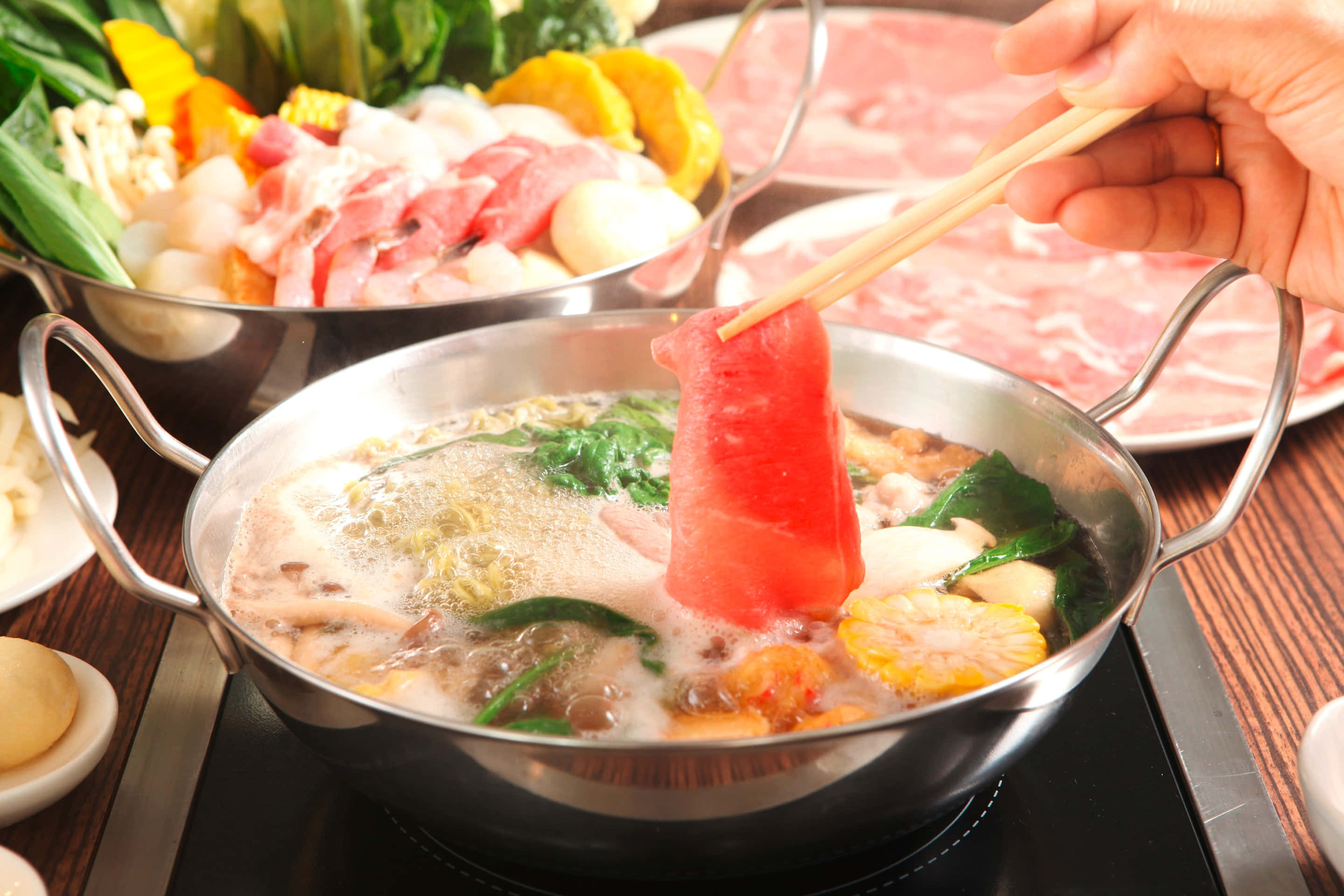 Shabu-shabu, steaming hot pot, broth, 2K Desktop Wallpaper