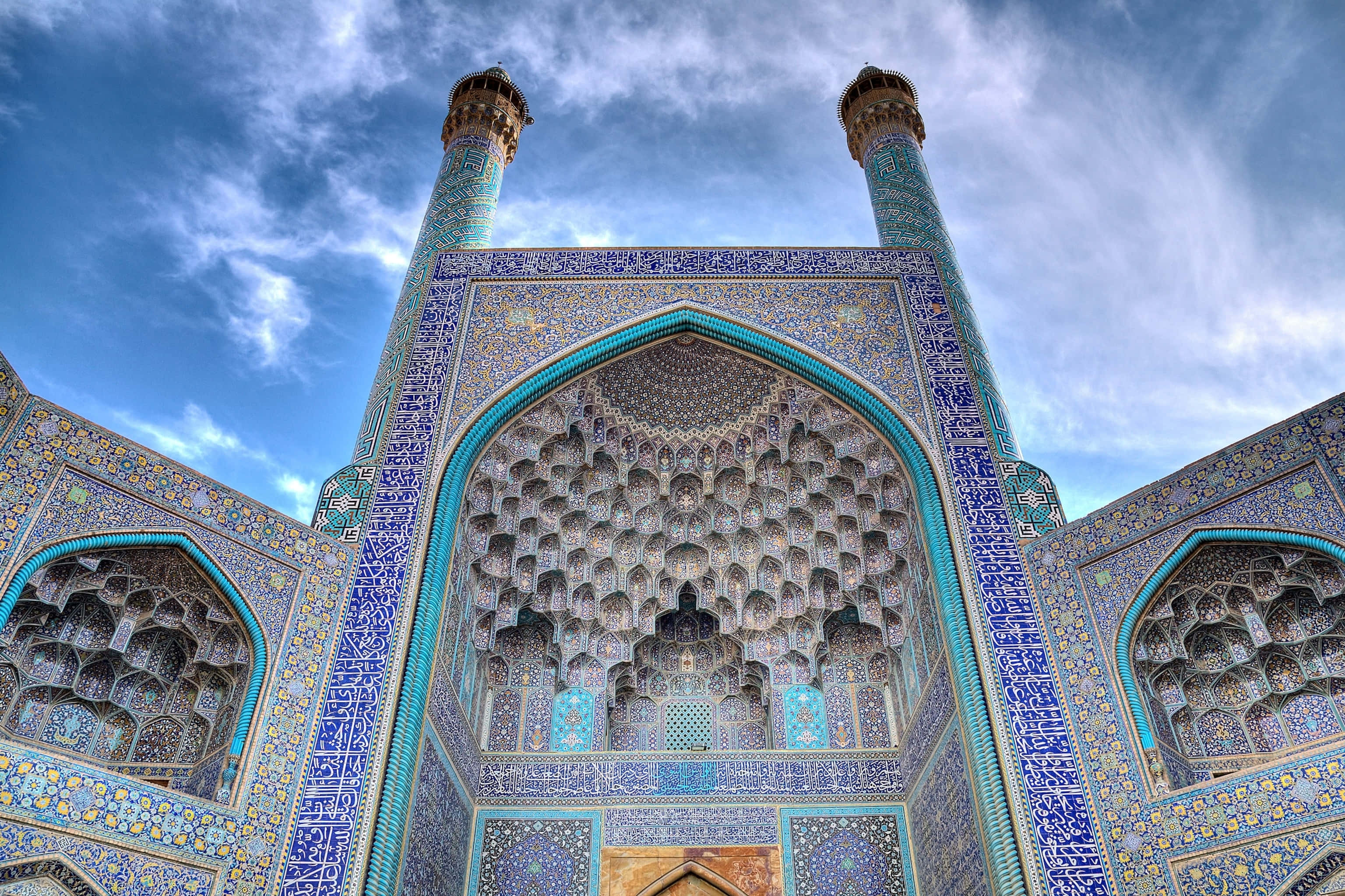 Shah Mosque, blue sky, intricate blue and turquoise tilework, 2K Desktop Wallpaper
