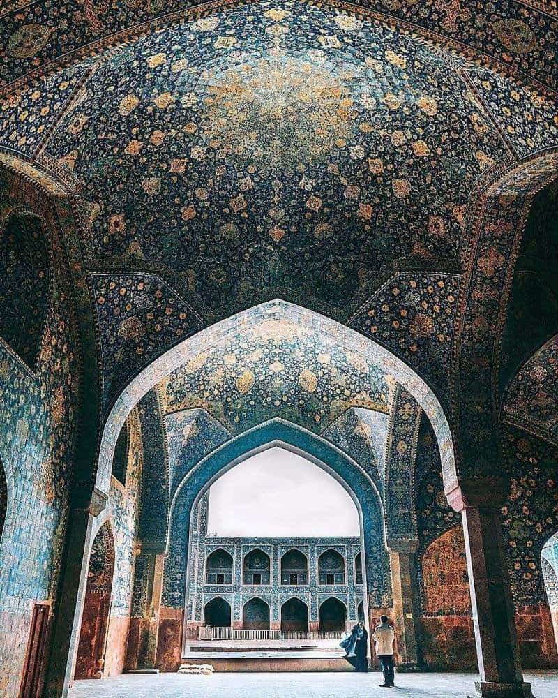 Shah Mosque, blue and gold tilework, arches, SD Phone Wallpaper