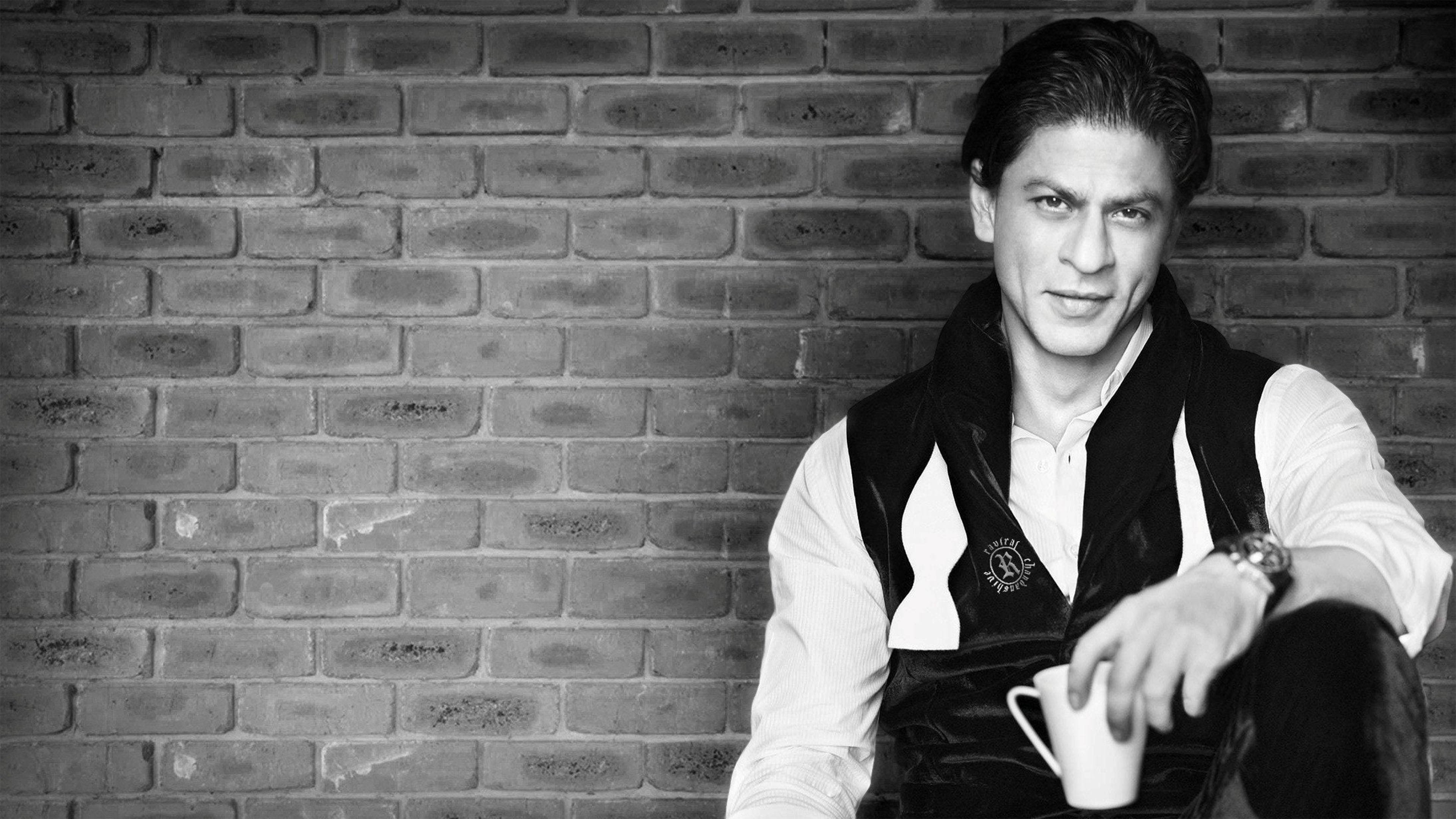 Shah Rukh Khan, brick wall, vest, 4K Desktop Wallpaper
