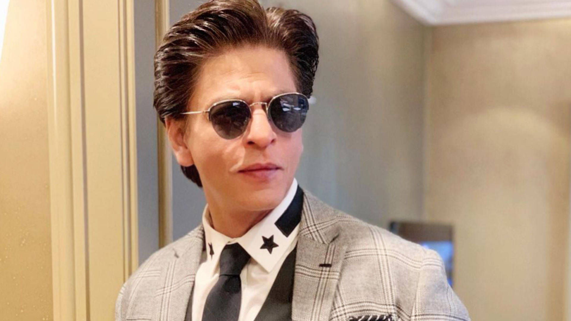 Shah Rukh Khan, plaid suit, aviator sunglasses, Full HD Desktop Wallpaper