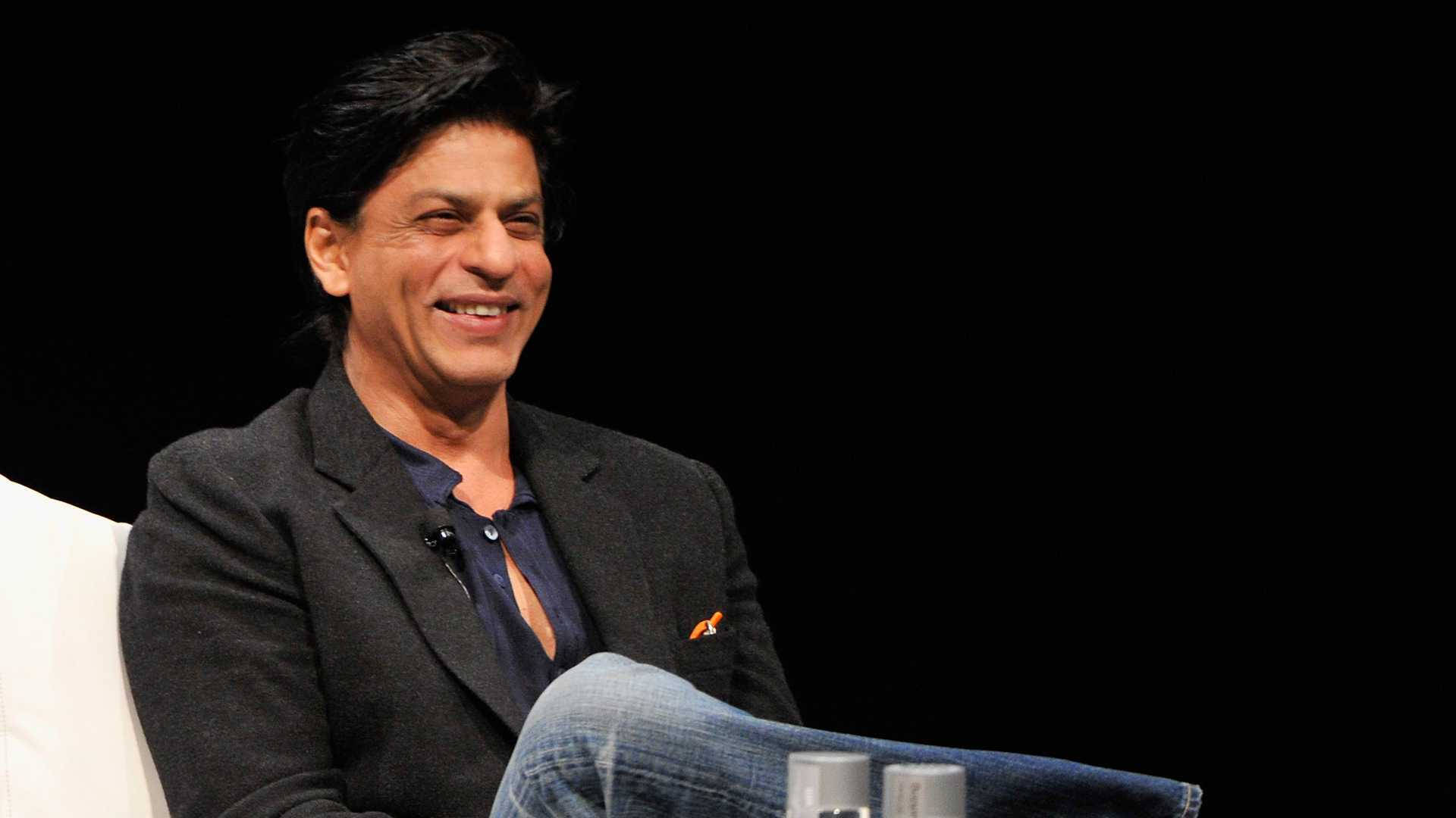 Shah Rukh Khan, iconic smile, dark suit, Full HD Desktop Wallpaper
