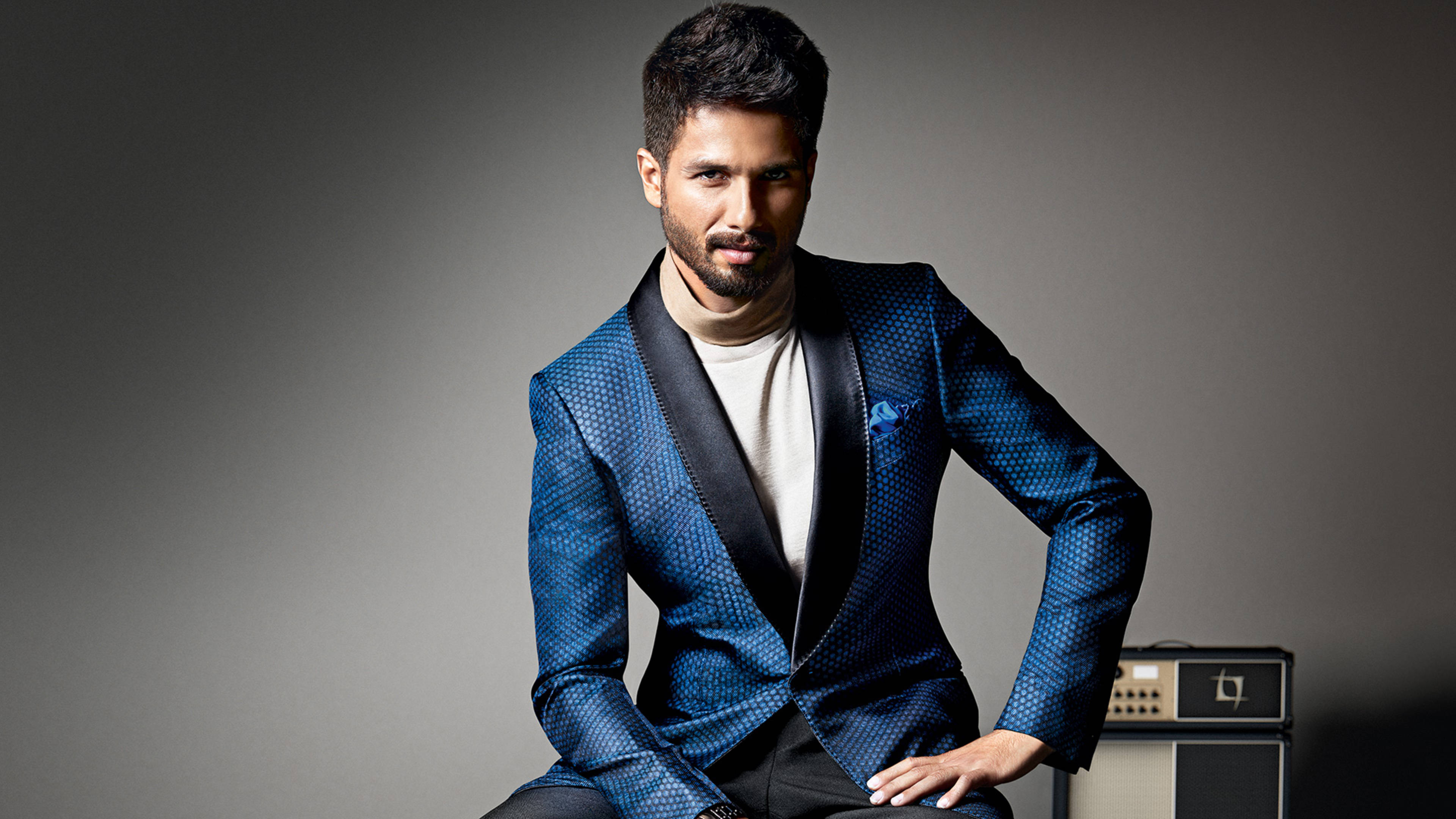 Shahid Kapoor, blue patterned tuxedo jacket, gray studio backdrop, 4K Desktop Wallpaper
