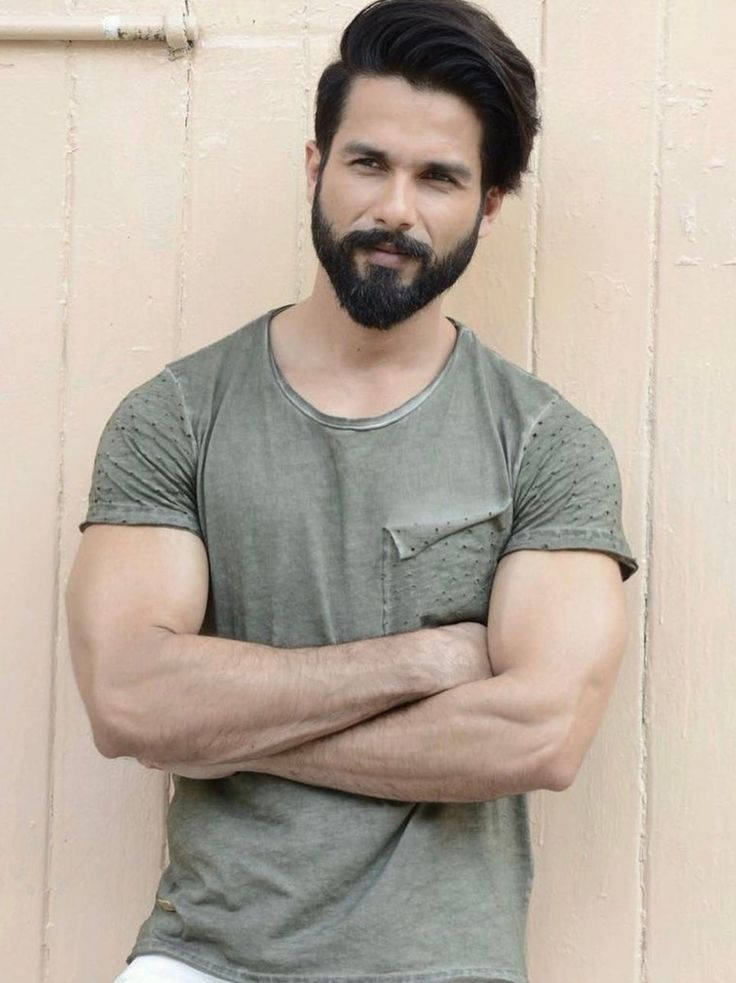 Shahid Kapoor, beige wall, faded green t-shirt, SD Phone Wallpaper