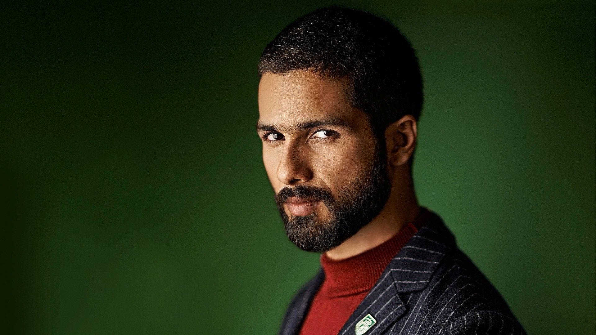 Shahid Kapoor, red turtleneck, pinstripe blazer, Full HD Desktop Wallpaper