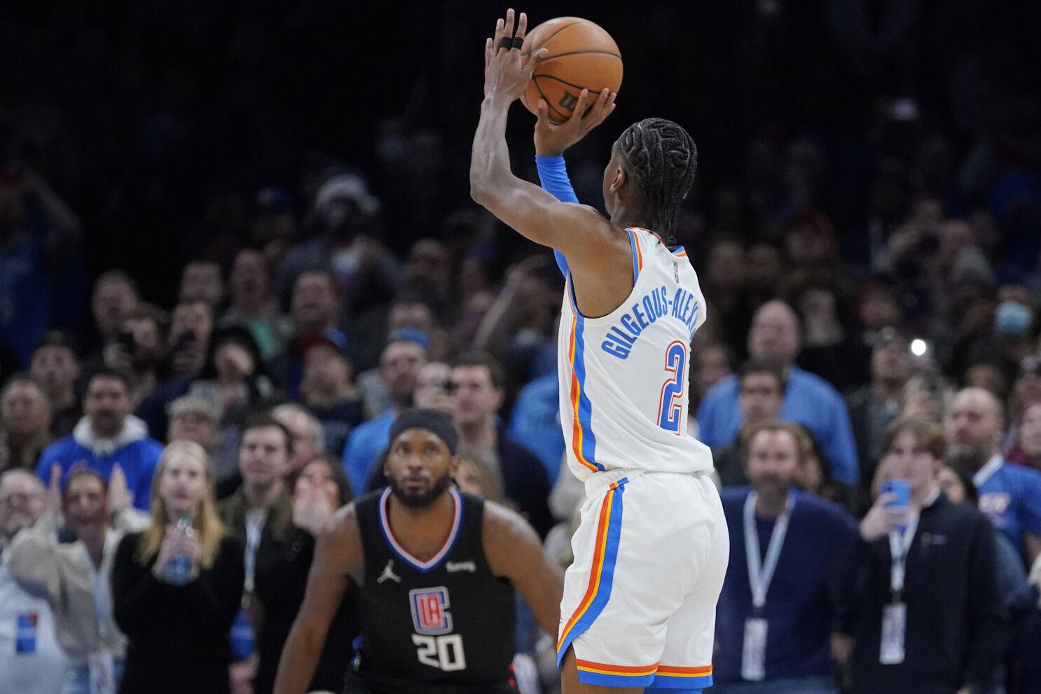 Shai Gilgeous Alexander, three point shot, white jersey, HD Desktop Wallpaper