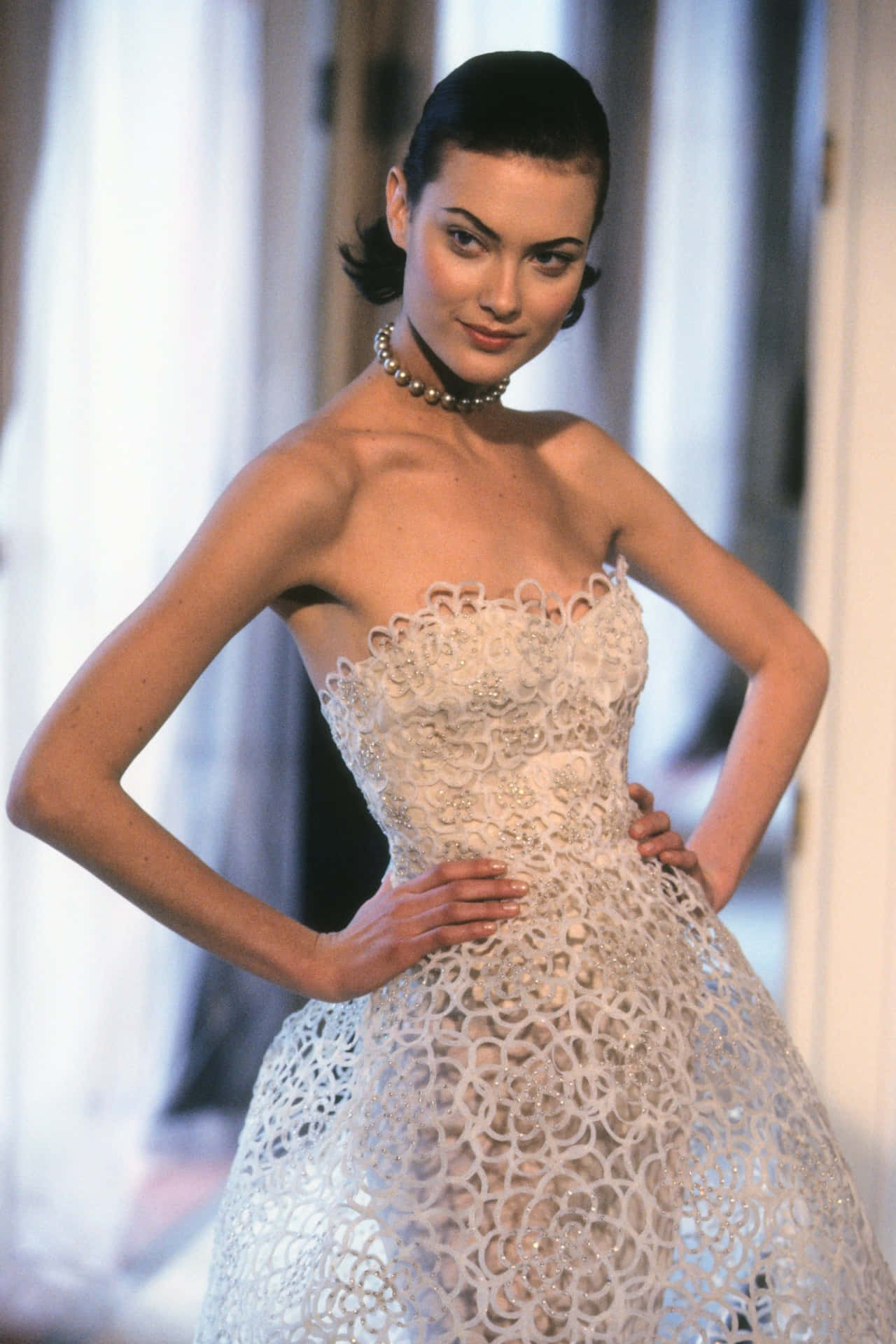 Shalom Harlow, white lace gown, hands on hips, Full HD Phone Wallpaper