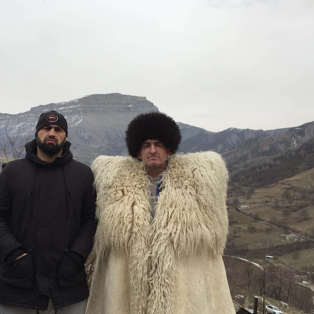 Shamil Abdurakhimov, snow-dusted mountains, black jacket, SD Desktop Wallpaper