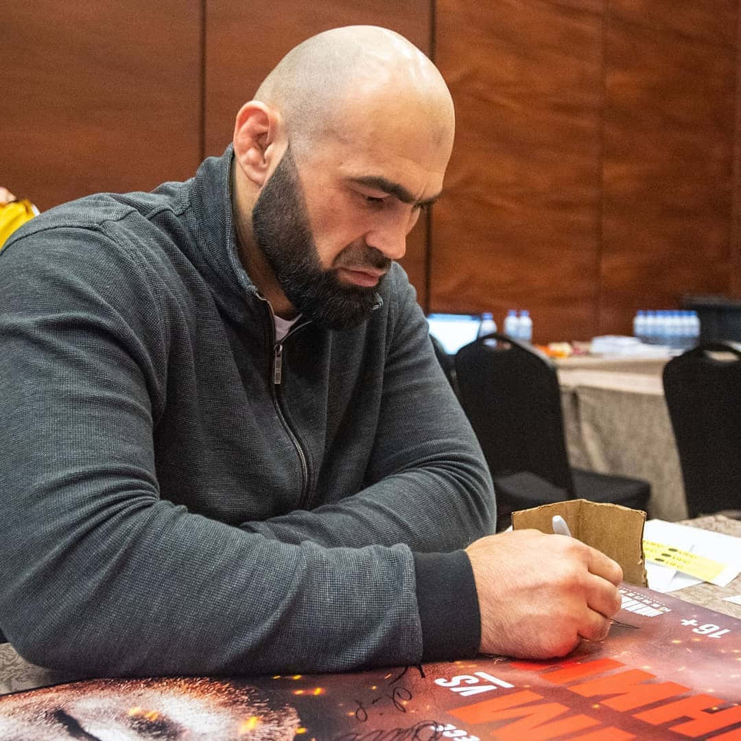 Shamil Abdurakhimov, gray zip-up sweater, convention table, SD Desktop Wallpaper