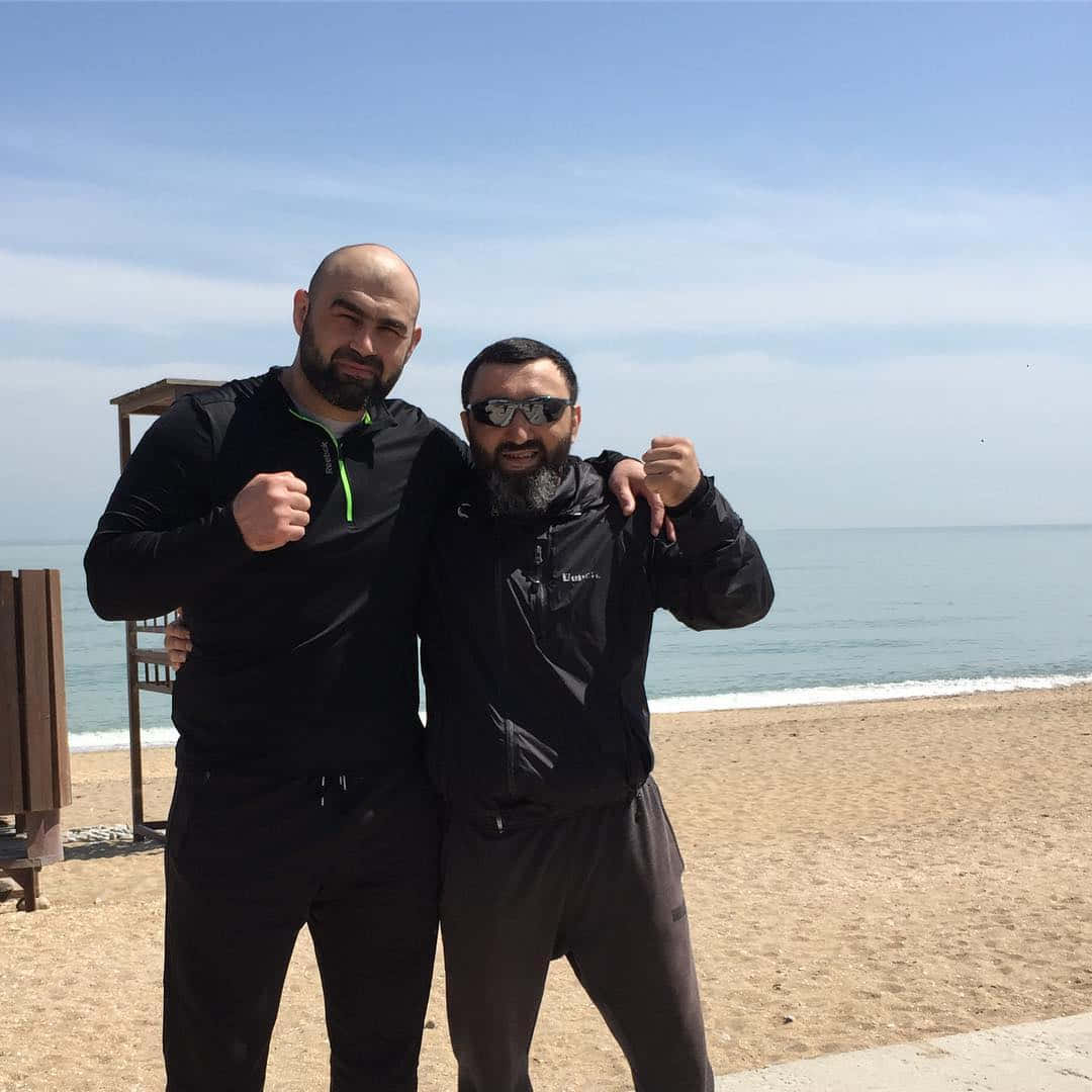 Shamil Abdurakhimov, black athletic wear, sunny beach, SD Desktop Wallpaper