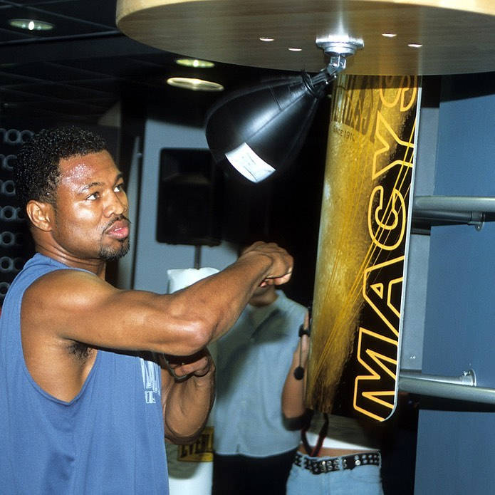 Shane Mosley, blue tank top, heavy bag, SD Desktop Wallpaper