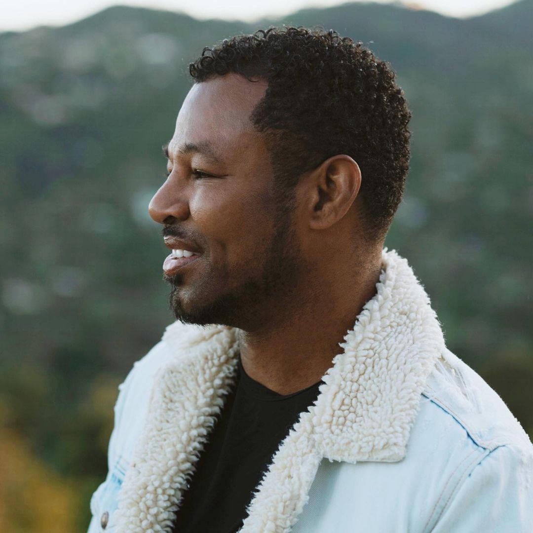Shane Mosley, wooly jacket, light blue sherpa jacket, SD Desktop Wallpaper