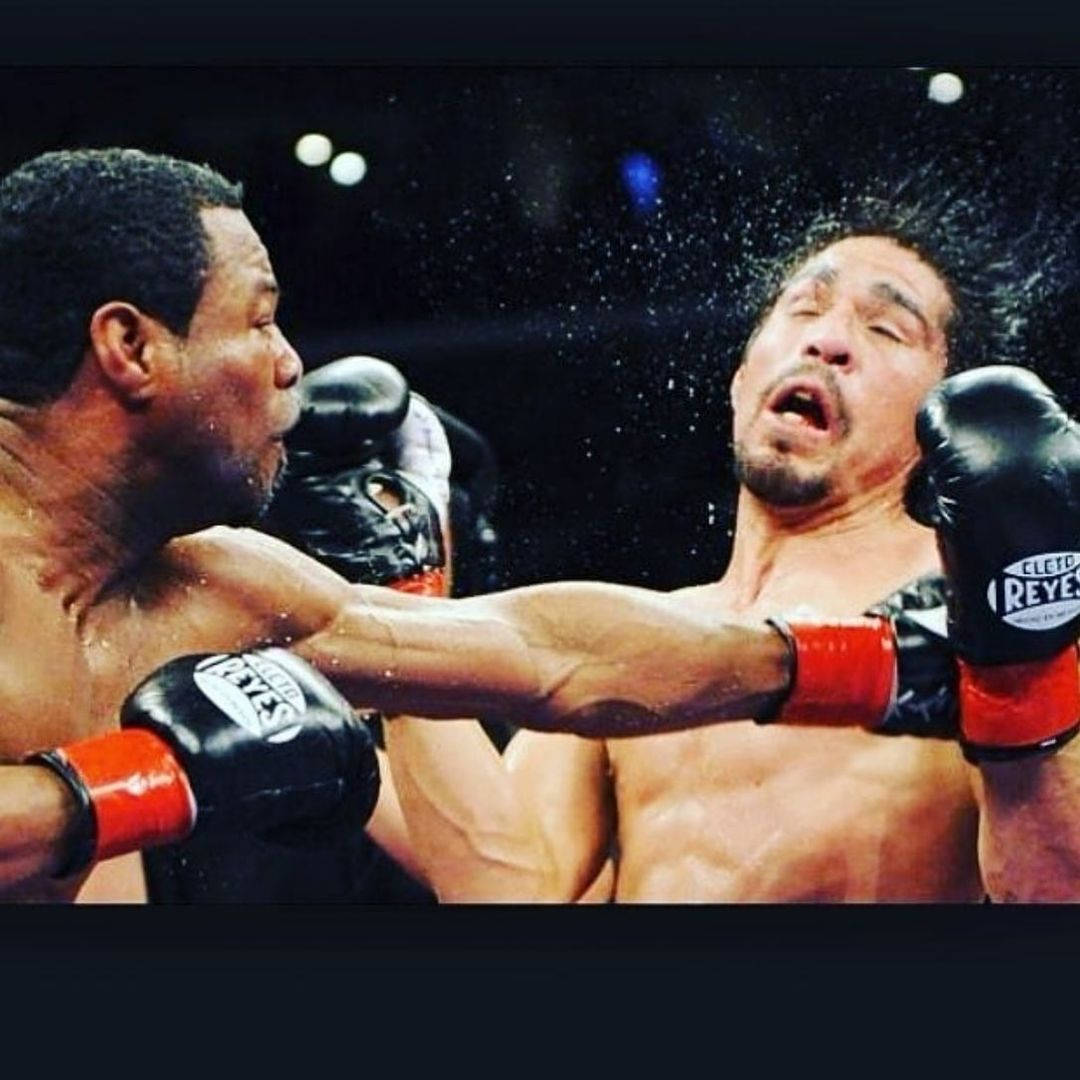 Shane Mosley, punching, rain-splattered ring, SD Desktop Wallpaper