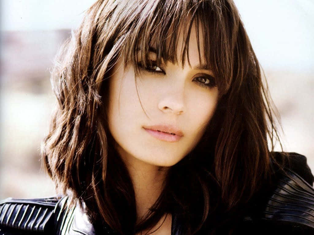 Shannyn Sossamon, black leather jacket, dark wavy hair, SD Desktop Wallpaper