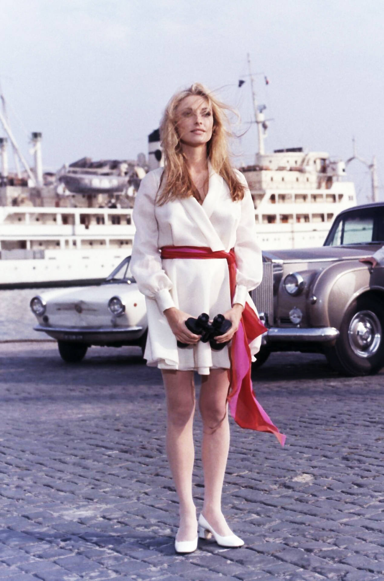 Sharon Tate, white dress, red sash, Full HD Phone Wallpaper