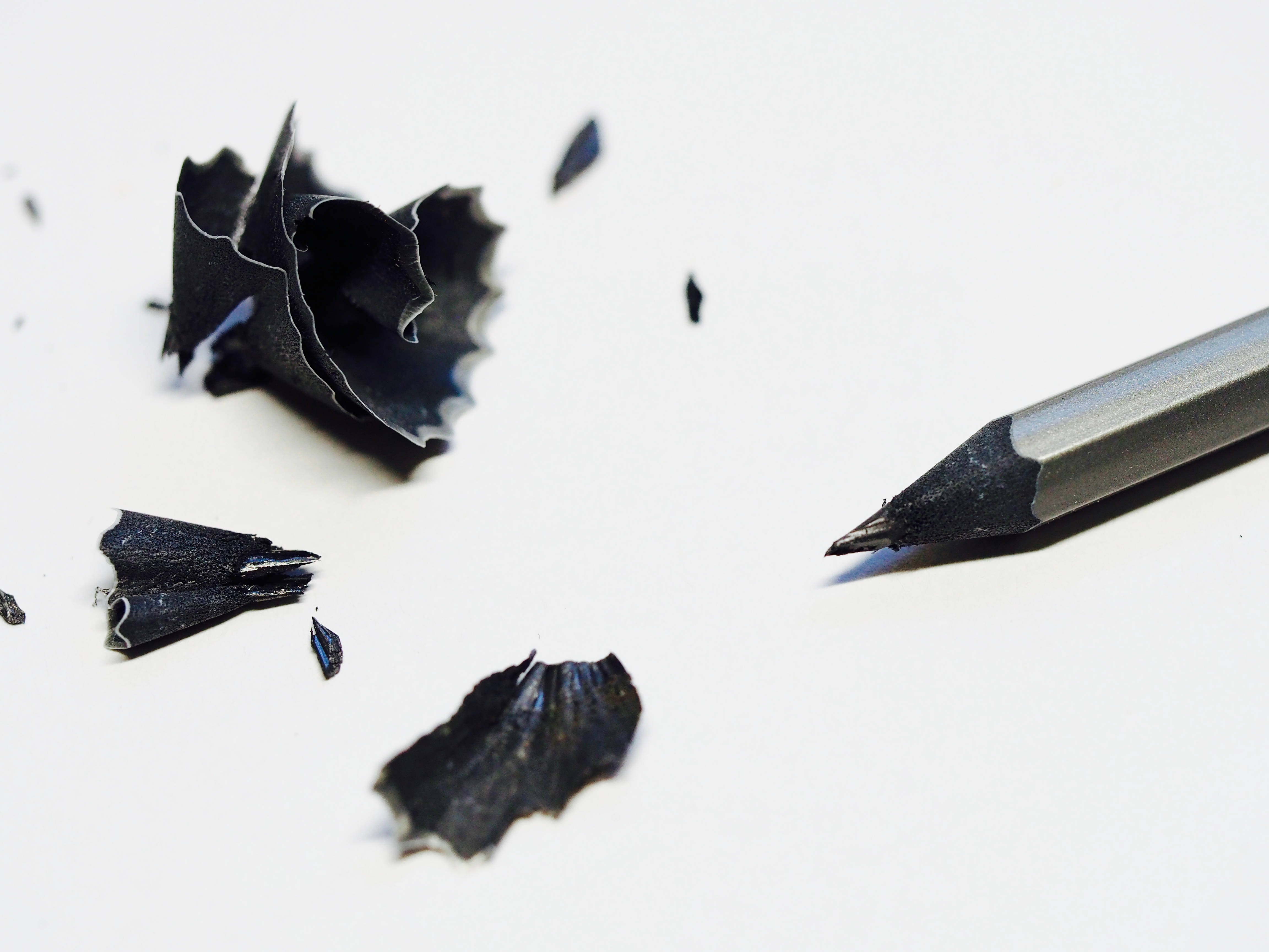 sharp pencil tip, black pencil, dark shavings, 4K Desktop Wallpaper