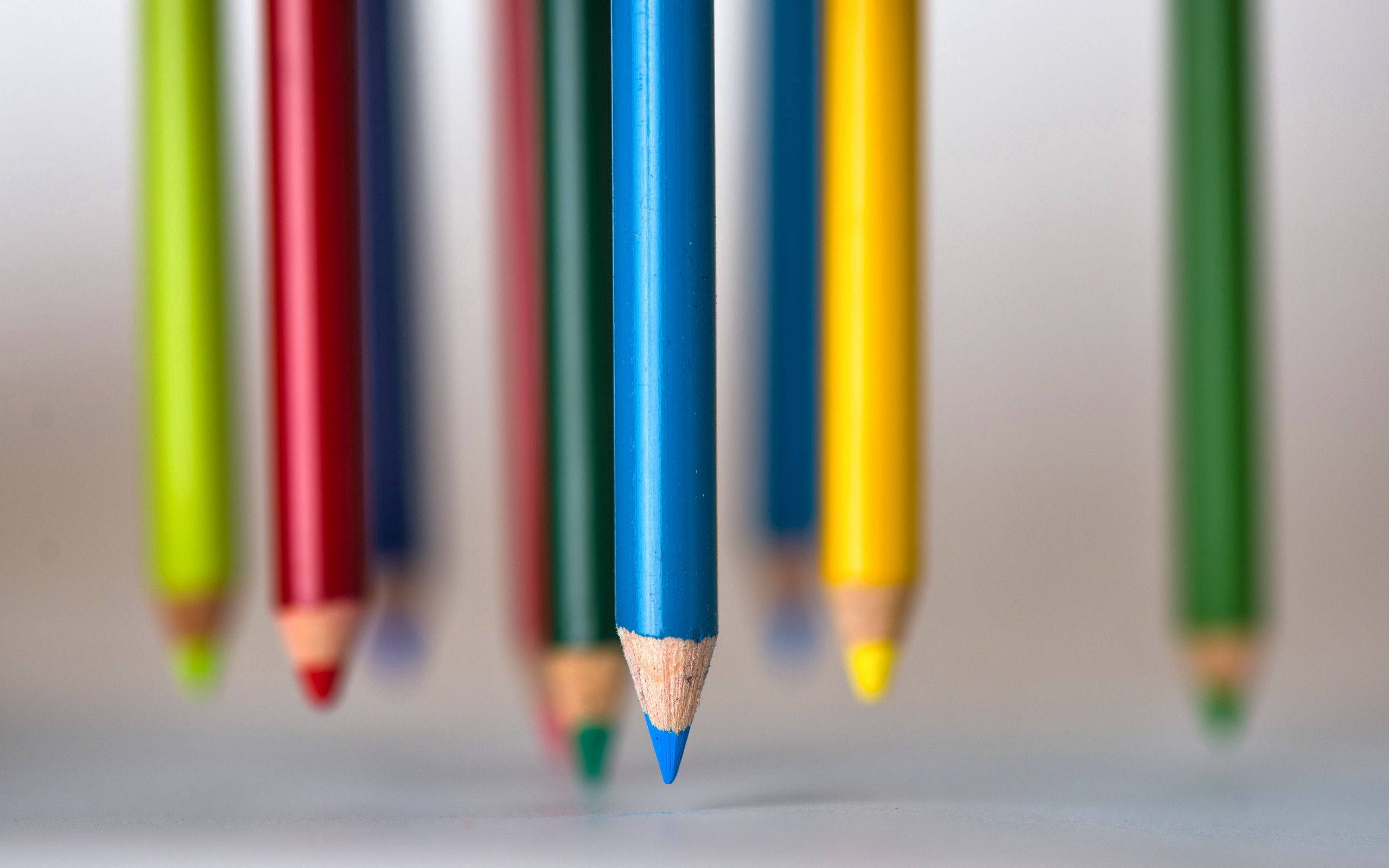 colored pencils, sharp tips, blue pencil, 2K Desktop Wallpaper