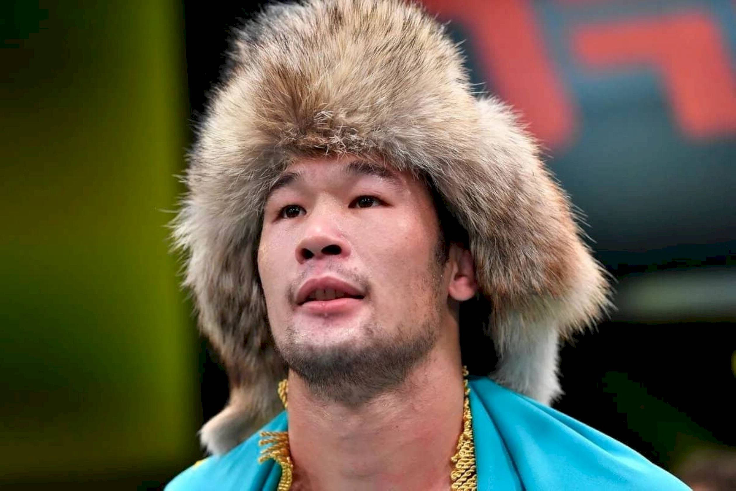 Shavkat Rakhmonov, fluffy fur hat, turquoise robe, Full HD Desktop Wallpaper