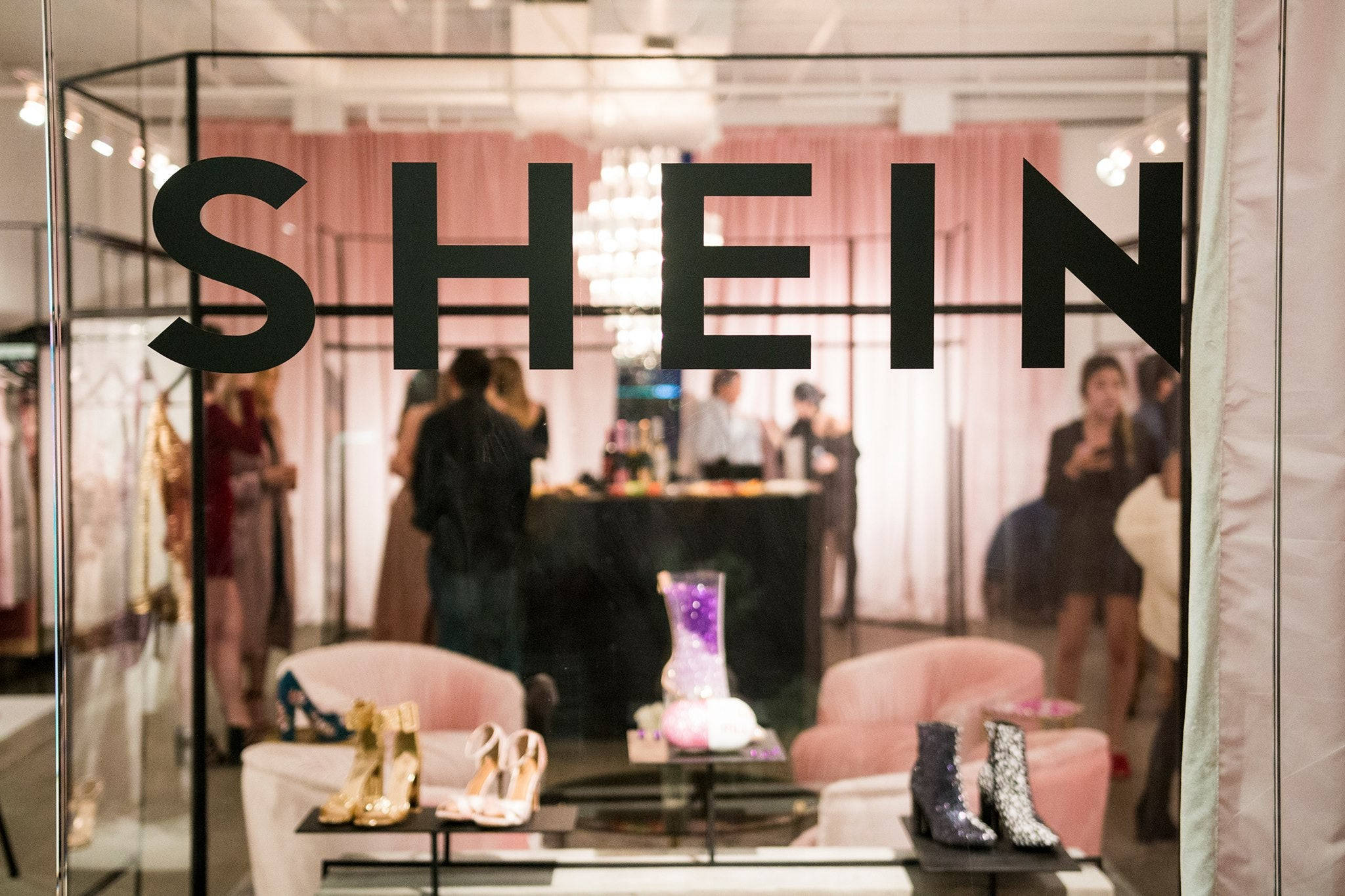 Shein, glass storefront, pink chairs, Full HD Desktop Wallpaper