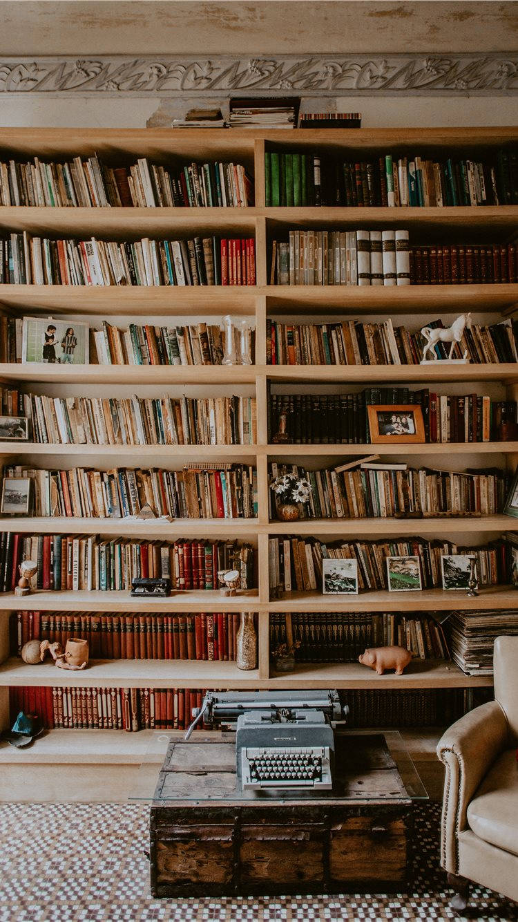 wooden bookshelf, vintage library, books, HD Phone Wallpaper