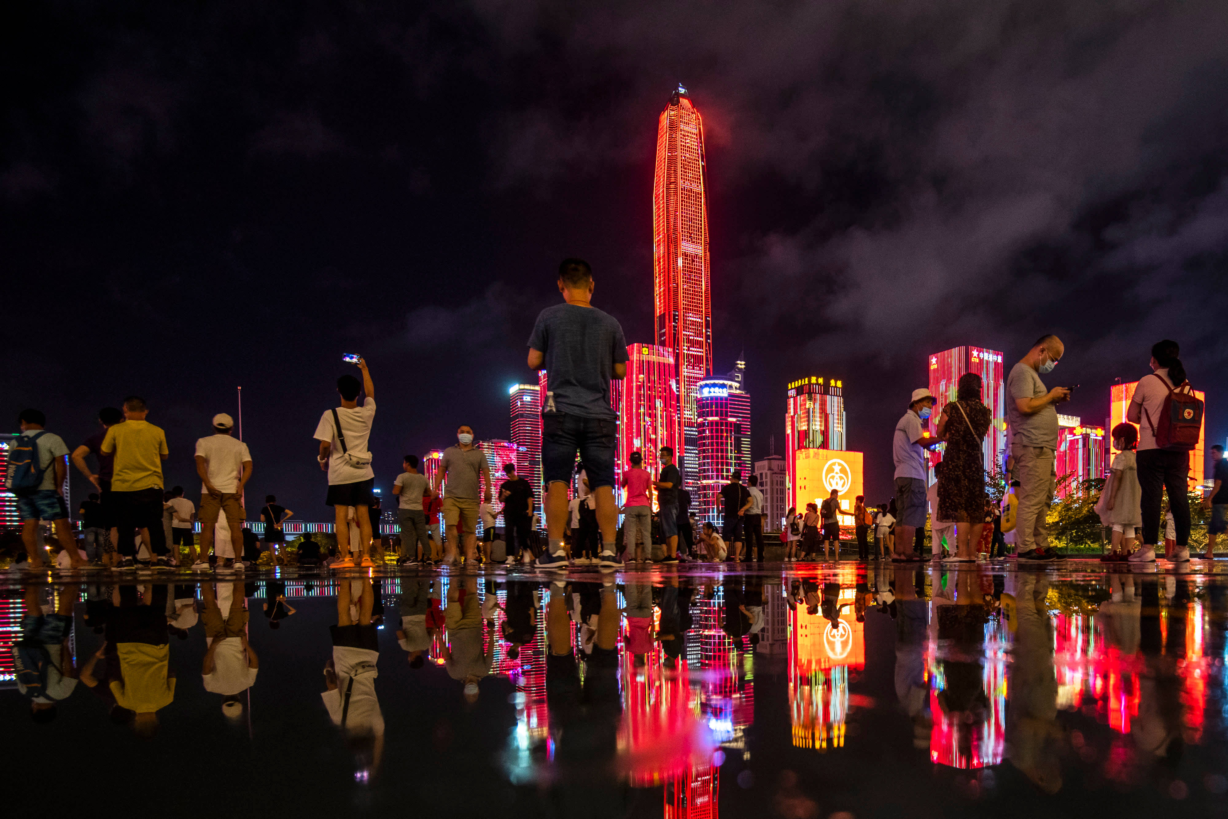 Shenzhen, night life, towering skyscraper, 4K Desktop Wallpaper