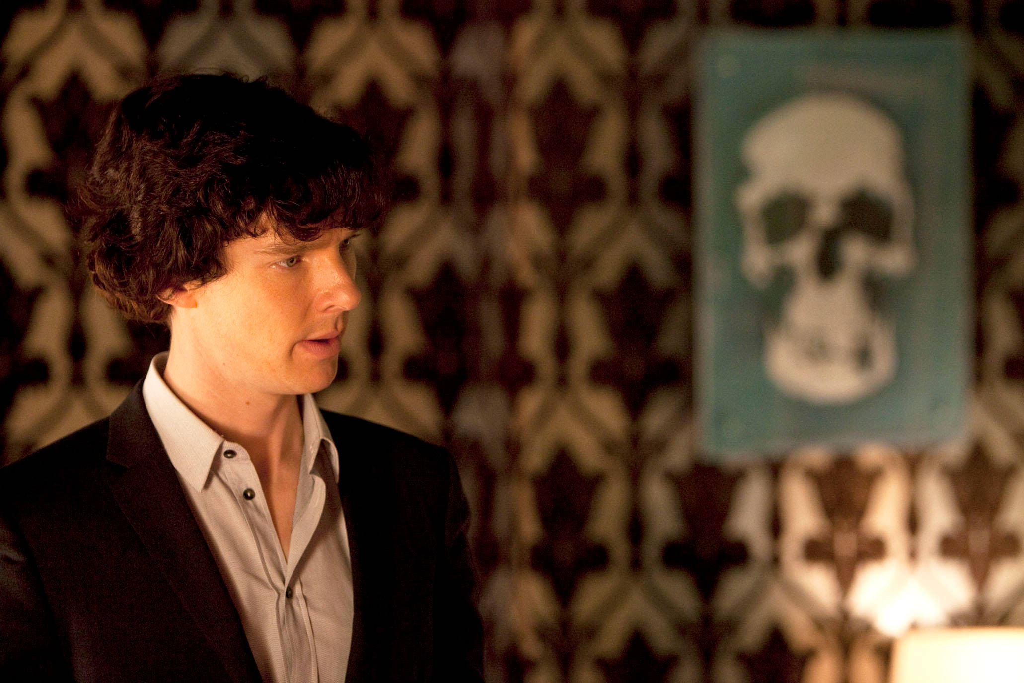Sherlock Holmes, dark suit, dimly lit room, Full HD Desktop Wallpaper