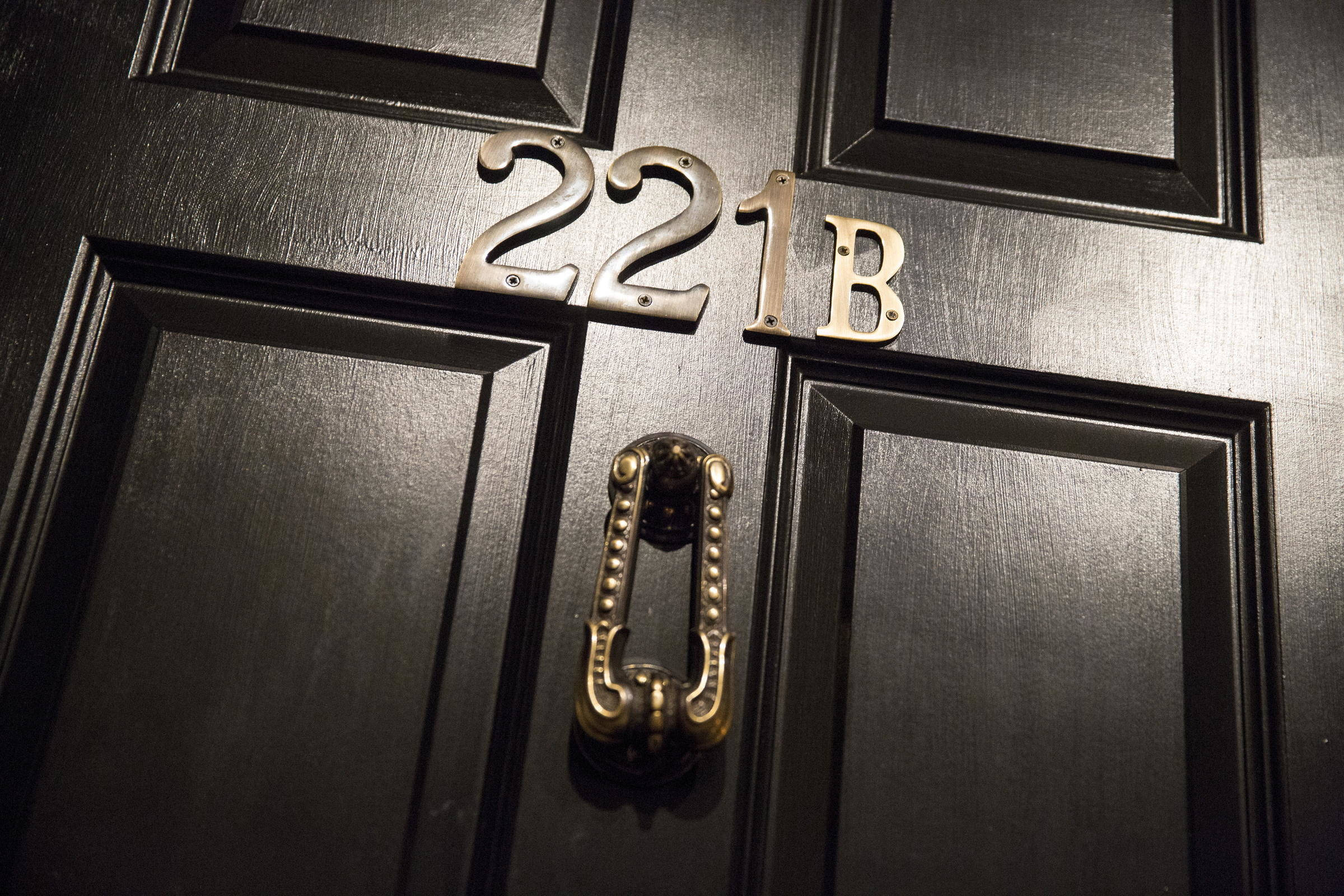 Sherlock Holmes, 221B, dark wooden door, Full HD Desktop Wallpaper
