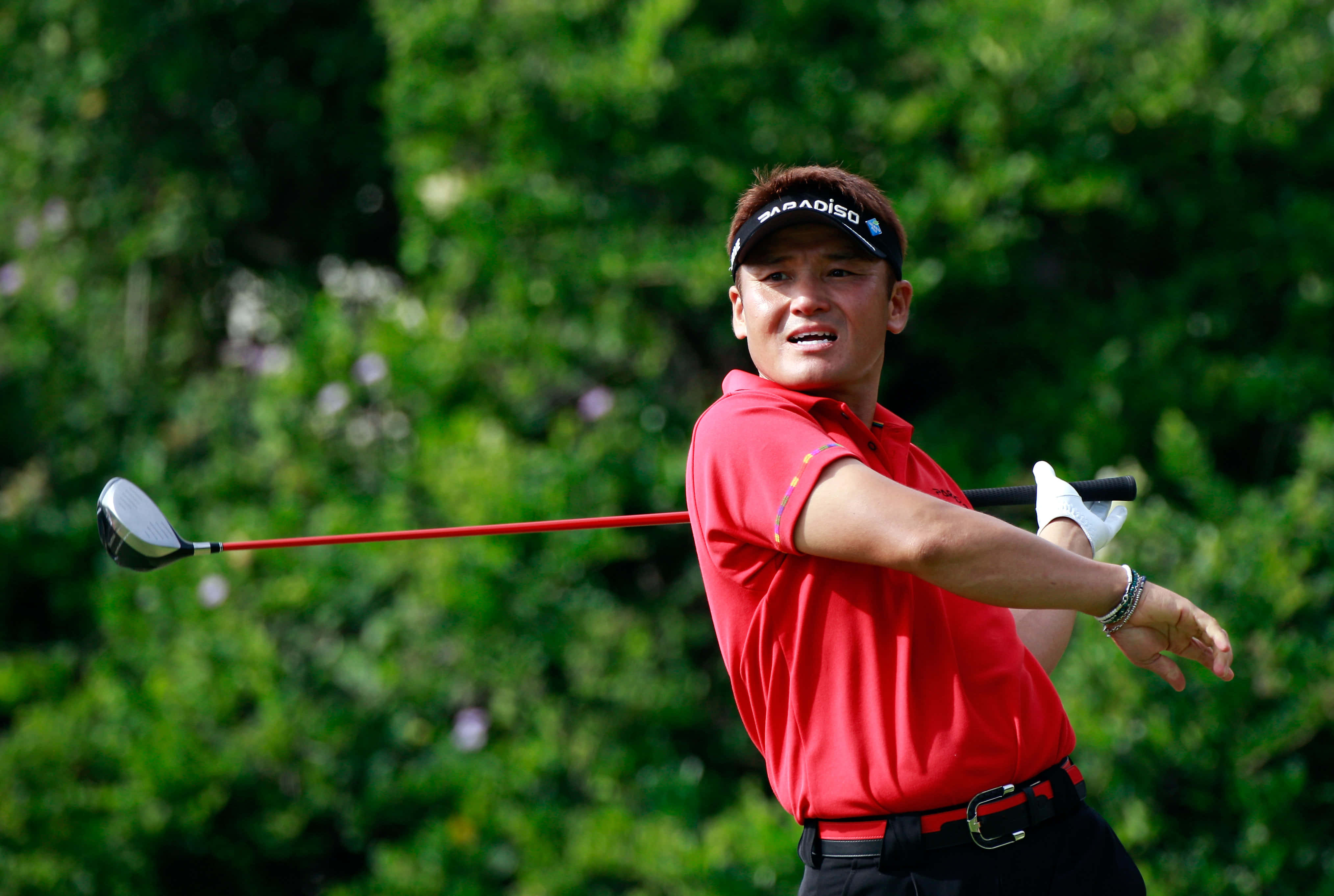 Shigeki Maruyama, post swing finish stance, red shirt, 4K Desktop Wallpaper