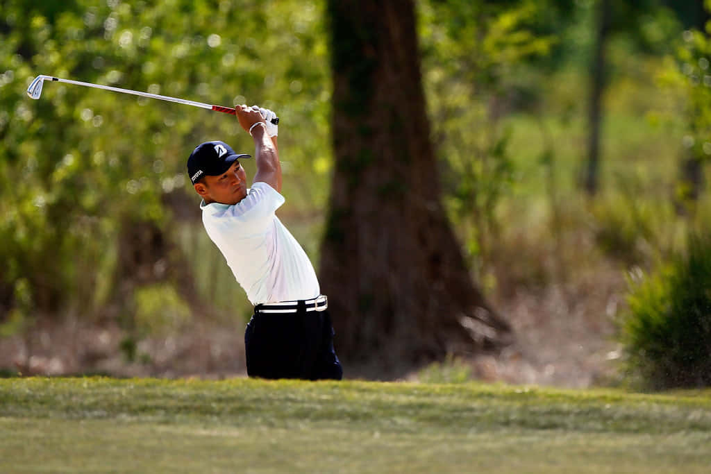 Shigeki Maruyama, golf course, mid-swing, SD Desktop Wallpaper