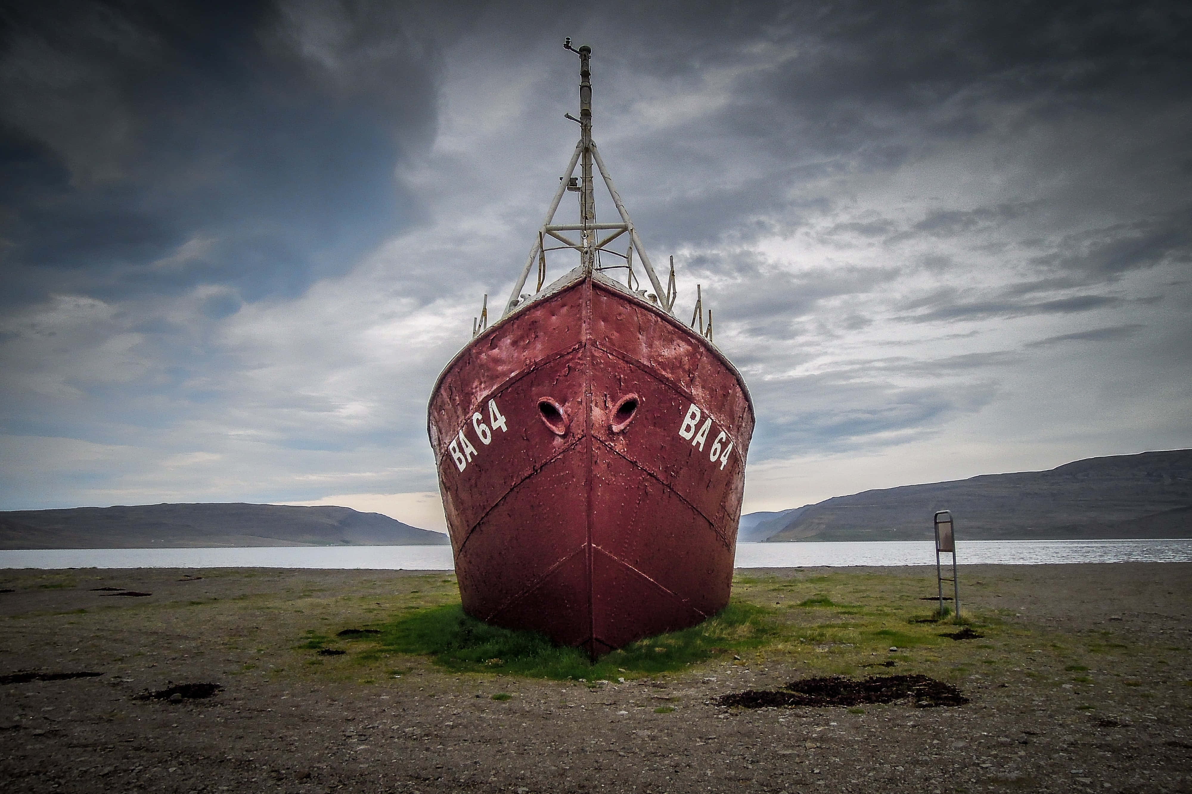 stranded red ship, shipwreck, barren shore, 4K Desktop Wallpaper