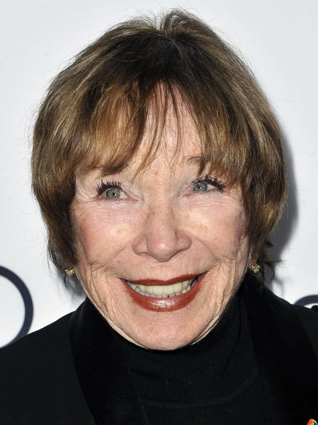Shirley MacLaine, older woman, short brown hair, HD Phone Wallpaper