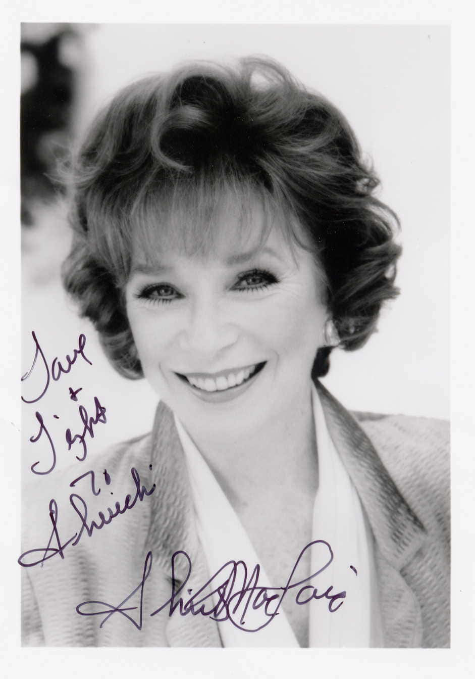 Shirley Maclaine, black and white portrait, signed autograph, HD Phone Wallpaper