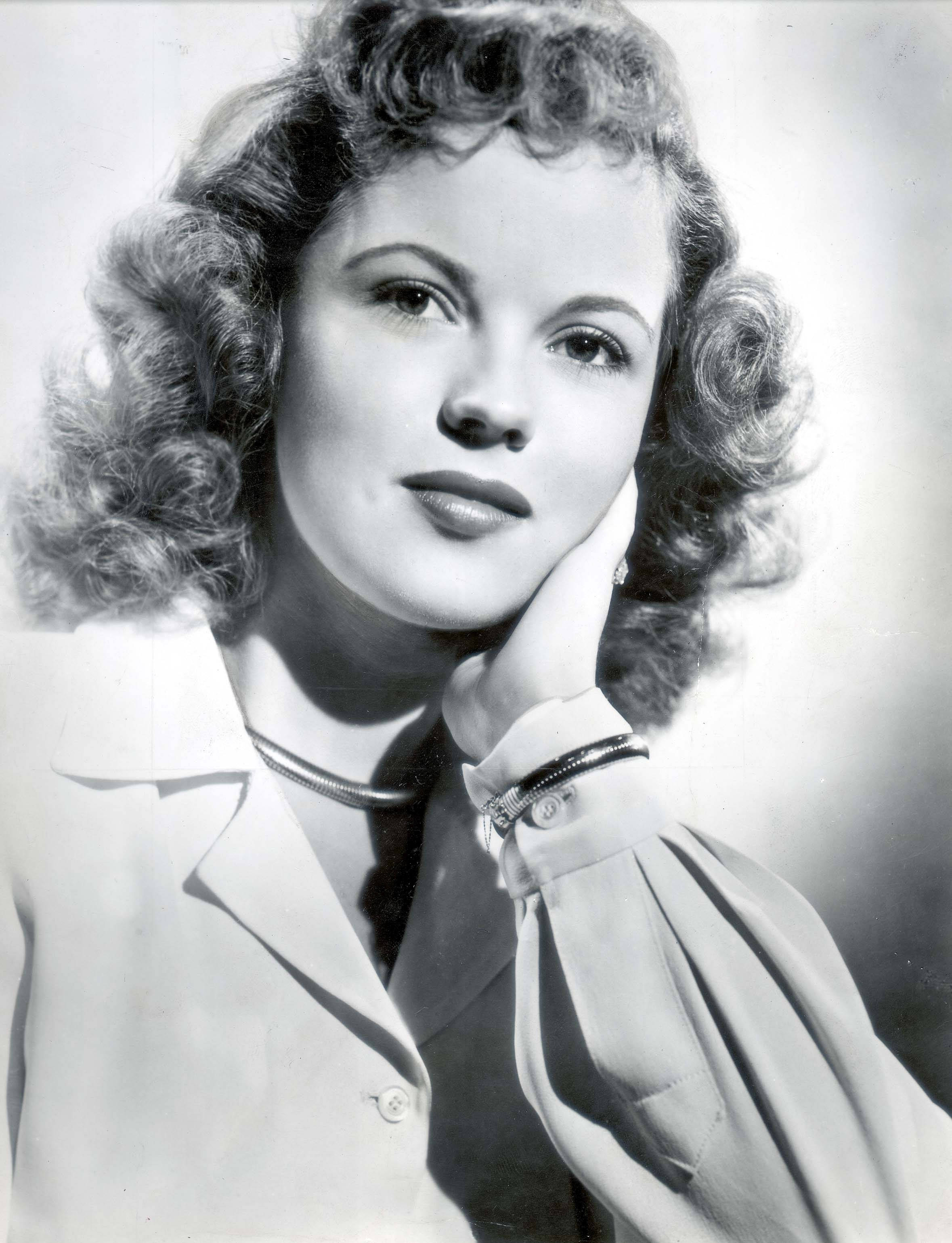 Shirley Temple, polo sleeve top, curly hair, 2K Phone Wallpaper