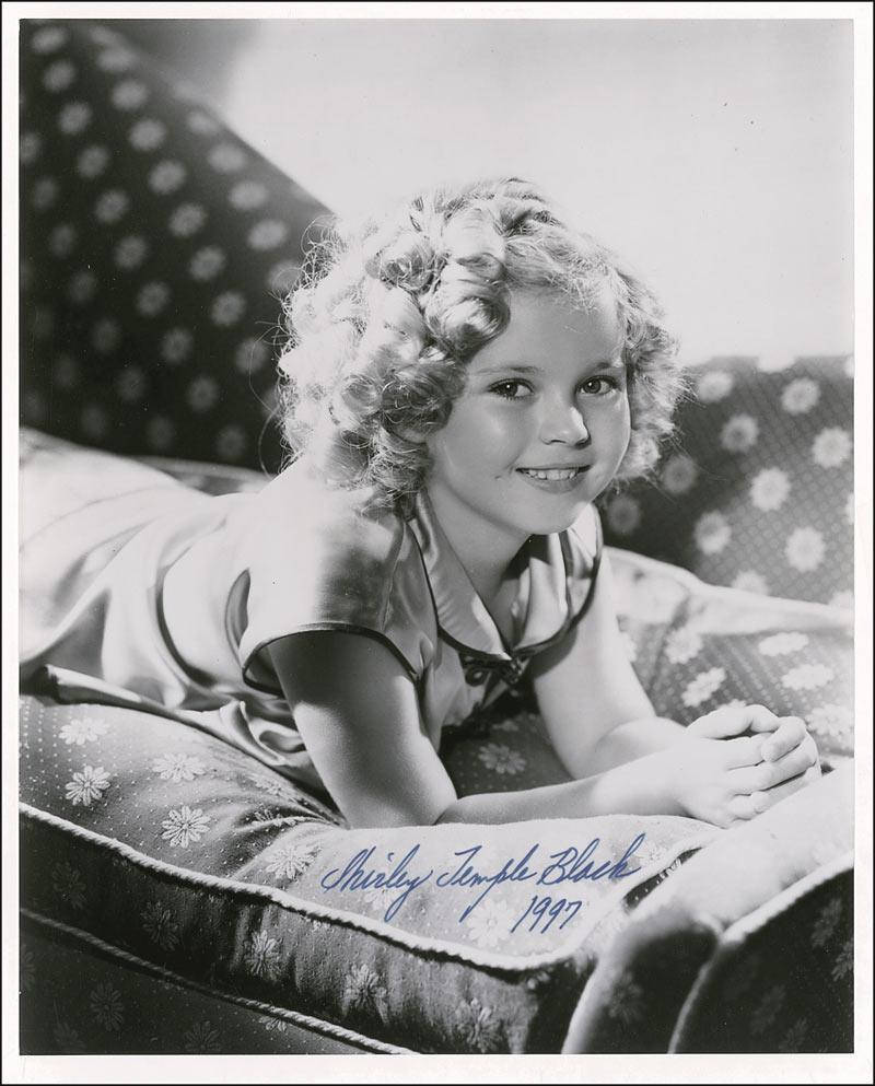 Shirley Temple, black and white portrait, floral patterned couch, SD Phone Wallpaper