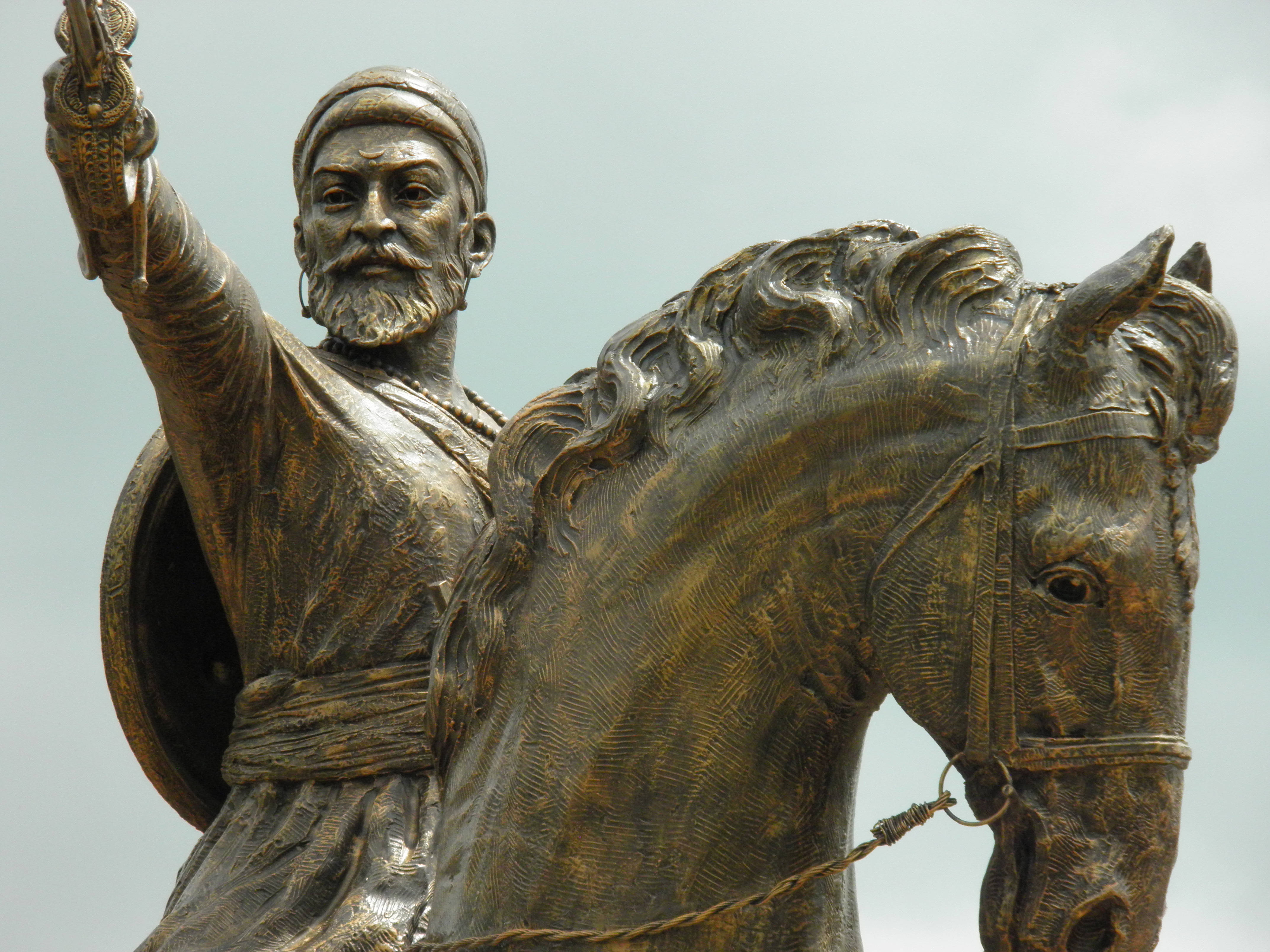 Shivaji Maharaj, bronze statue, bearded warrior, 4K Desktop Wallpaper