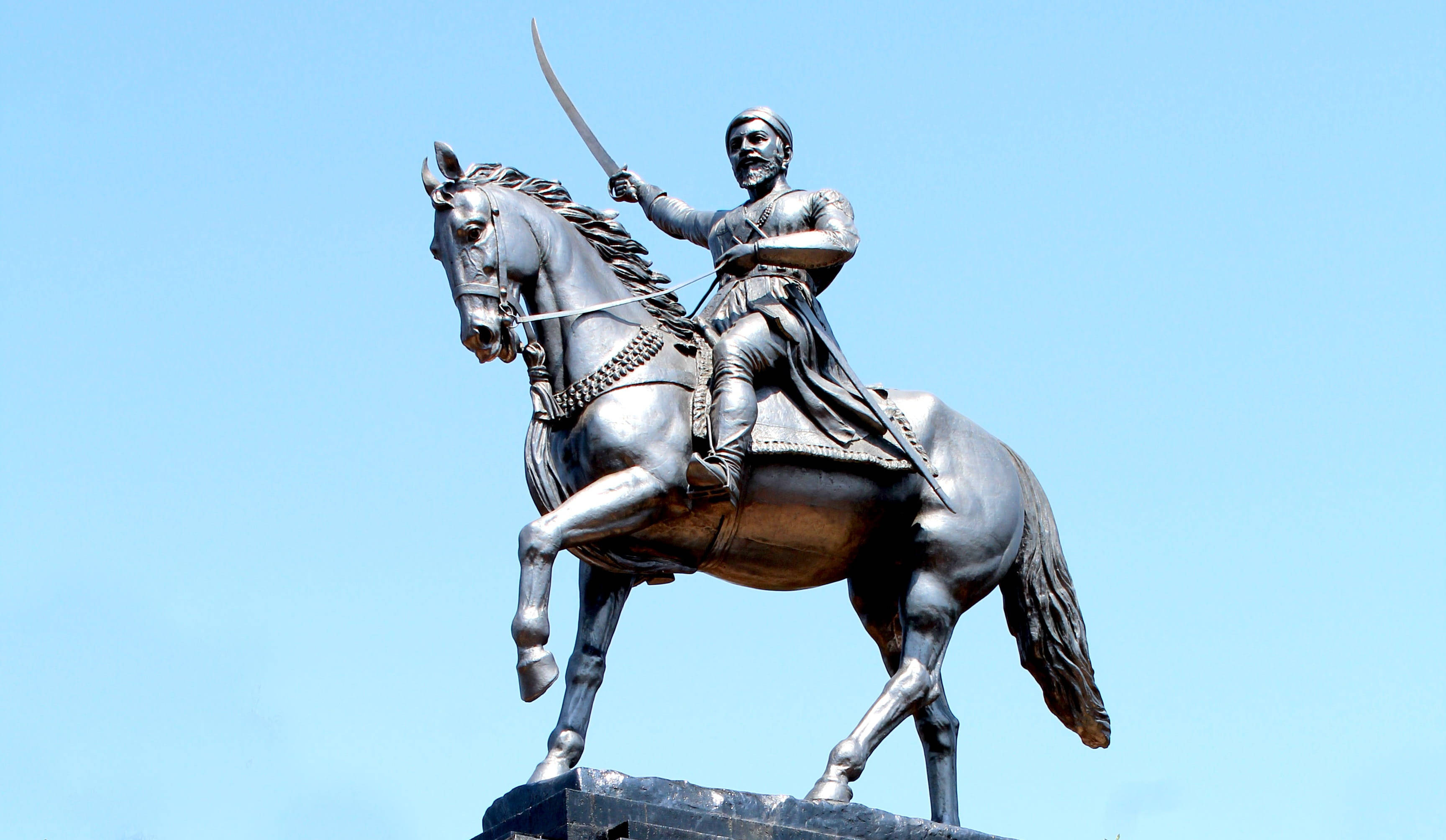 Shivaji Maharaj, bronze equestrian statue, bearded warrior, 2K Desktop Wallpaper