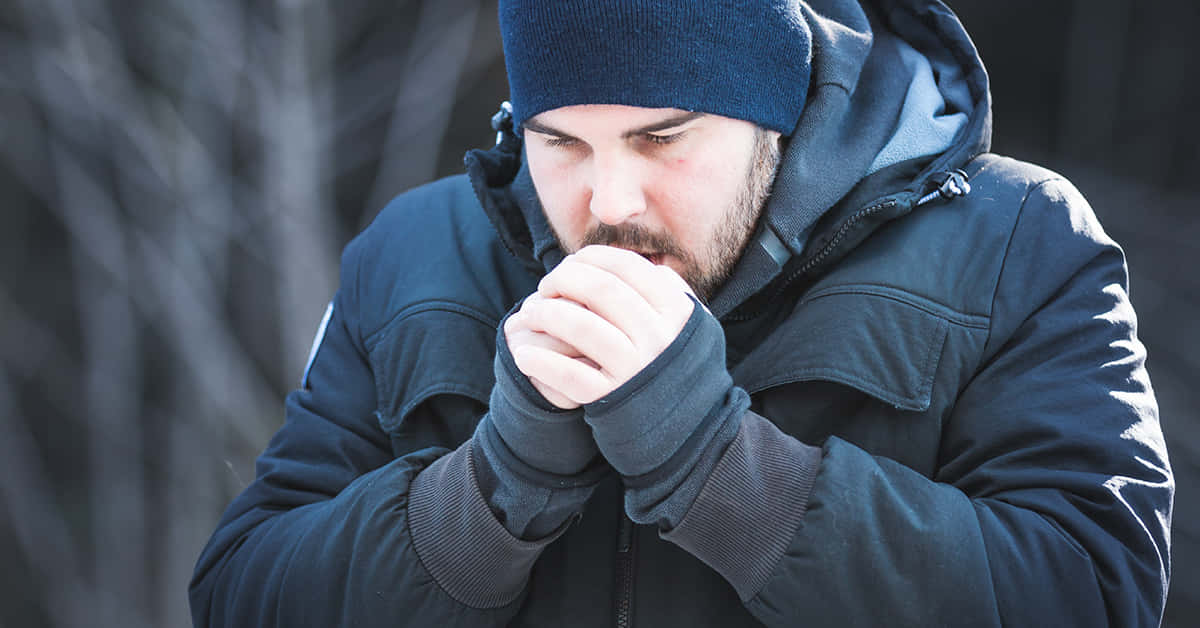 Shivering Man In Black, dark winter coat, beanie, SD Desktop Wallpaper
