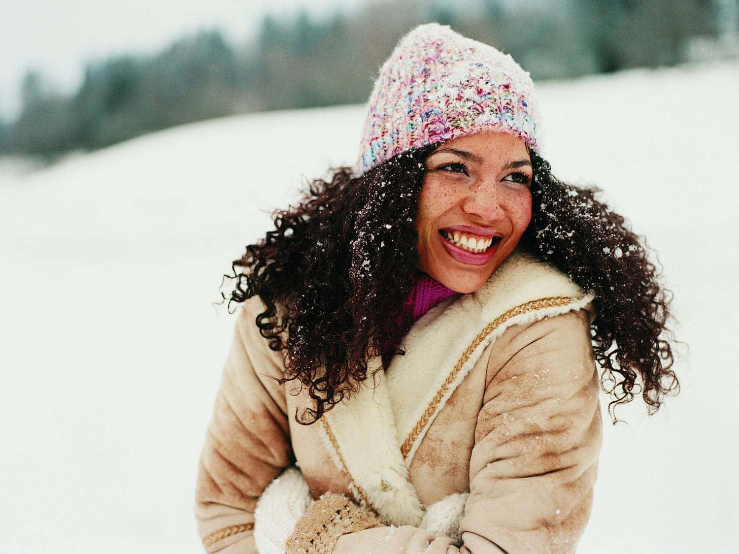 Shivering Girl, curly hair, colorful knit hat, HD Desktop Wallpaper
