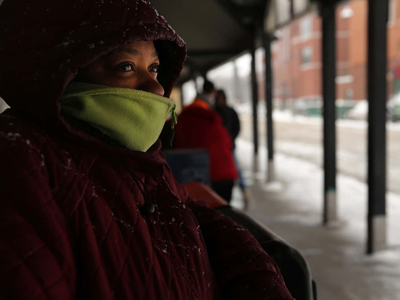 shivering woman, maroon winter coat, green face mask, HD Desktop Wallpaper