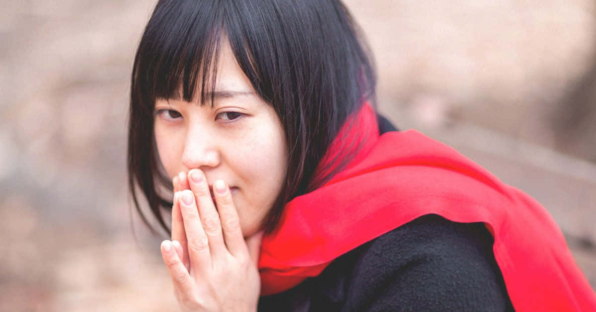 Shivering Woman In Red, red scarf, dark hair, SD Desktop Wallpaper
