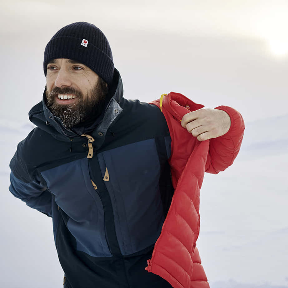 Shivering Man, dark beanie, winter jacket, SD Desktop Wallpaper