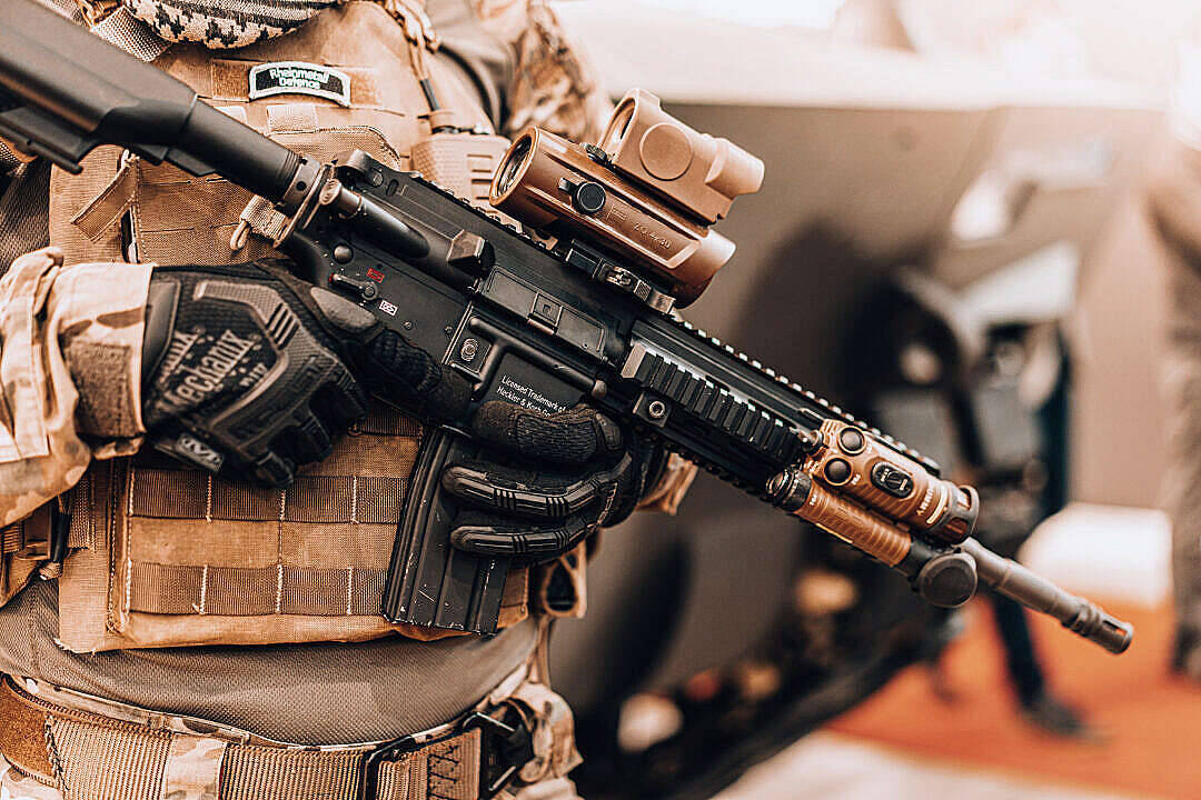 soldier, tactical gear, modern assault rifle, SD Desktop Wallpaper