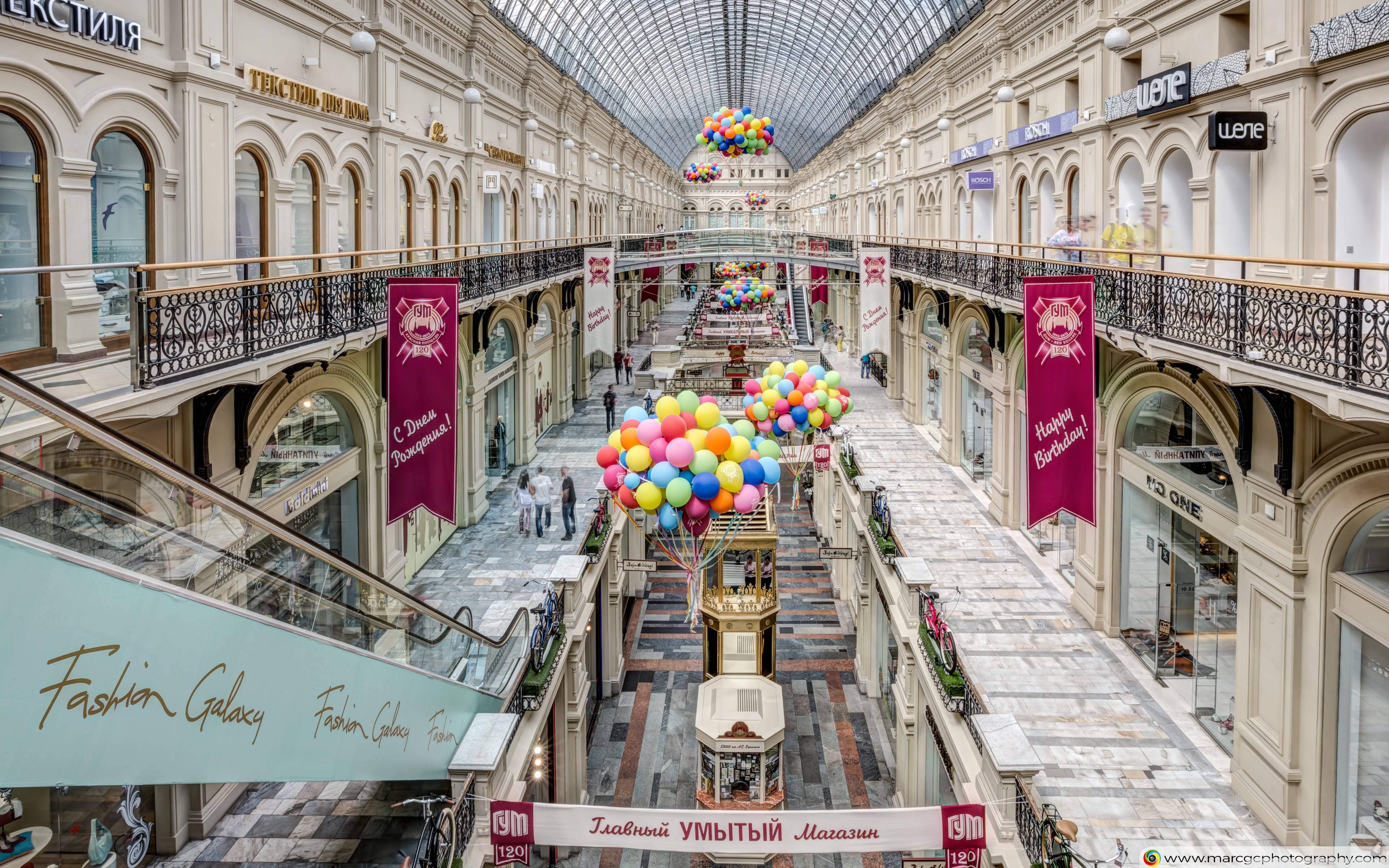 luxurious shopping mall, multi-level shopping mall, arched windows, 4K Desktop Wallpaper