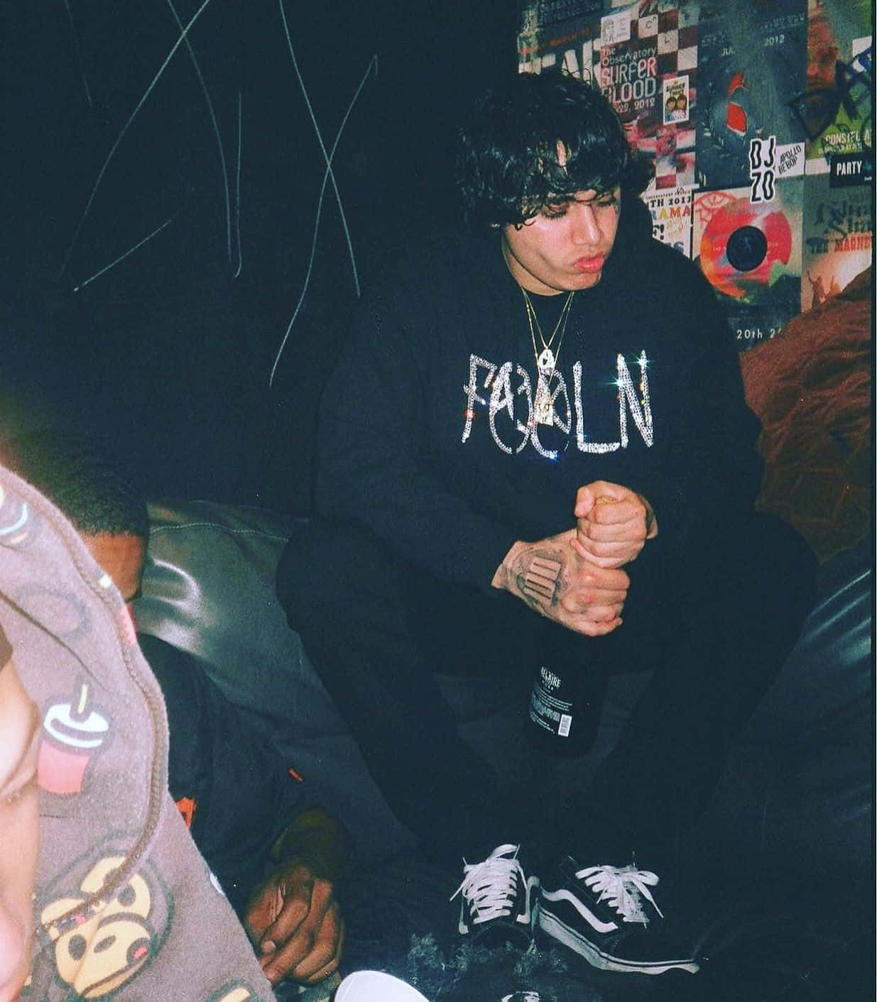 Shoreline Mafia, couch, dimly lit room, HD Phone Wallpaper