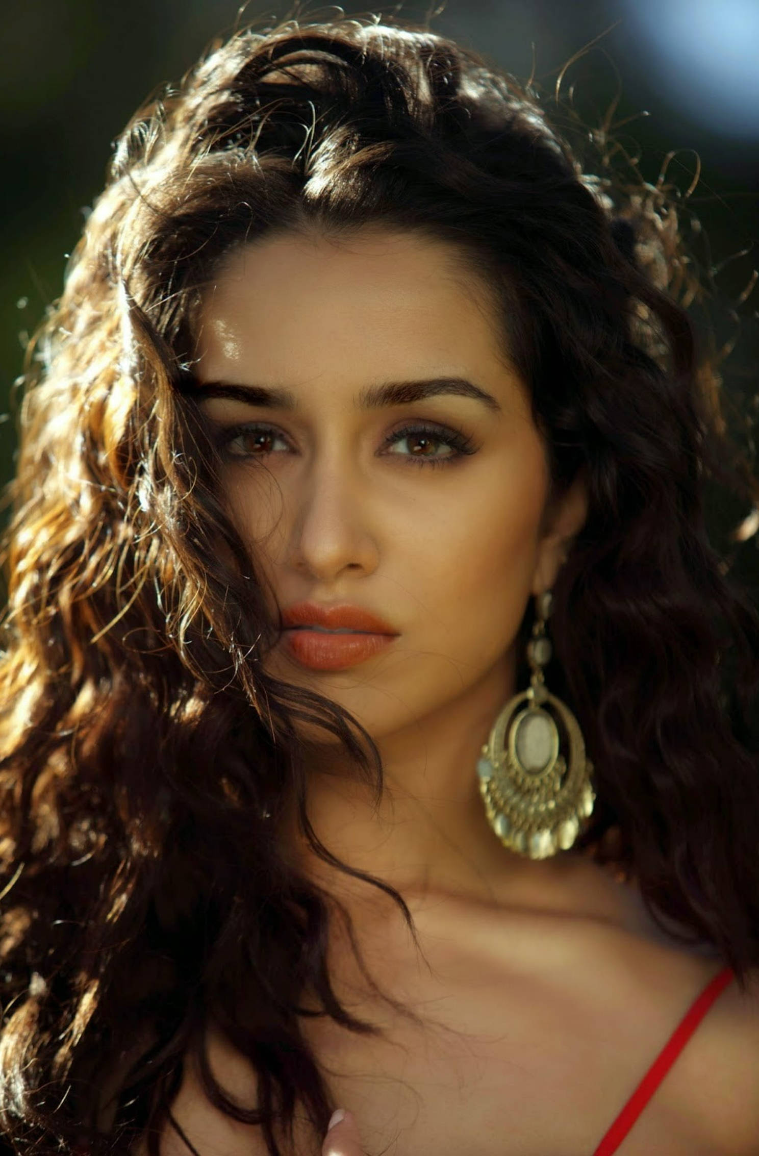 Shraddha Kapoor, voluminous dark curls, golden earrings, Full HD Phone Wallpaper