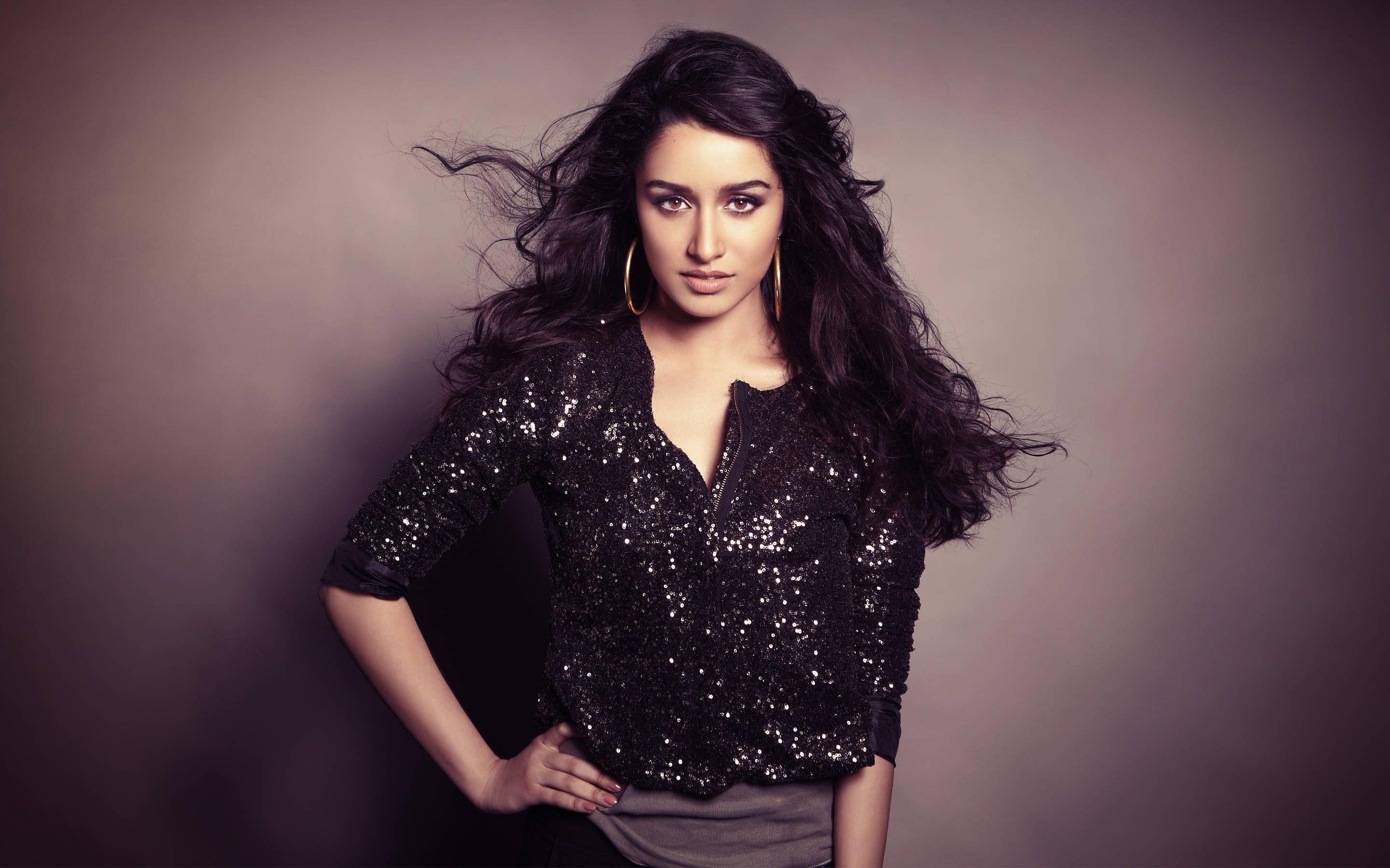 Shraddha Kapoor, black sequin top, flowing dark hair, 2K Desktop Wallpaper